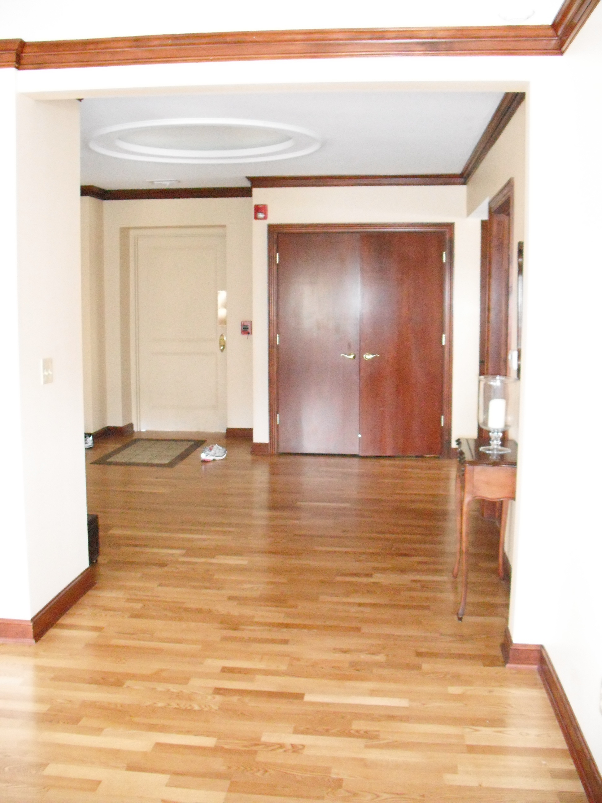 1437 300 foyer.jpg