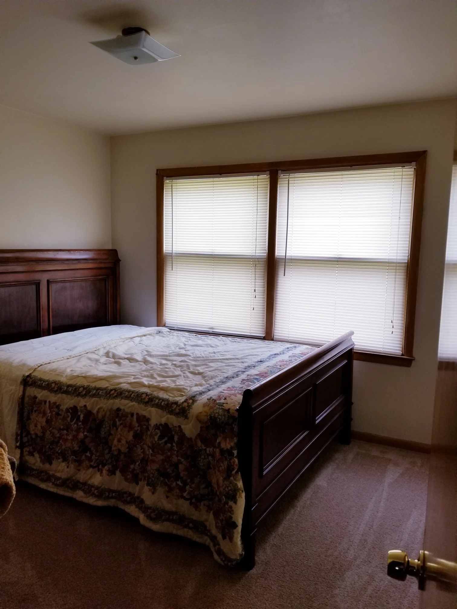 5201-2 bedroom.jpg