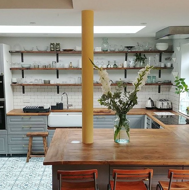 simplythenest open kitchen shelves