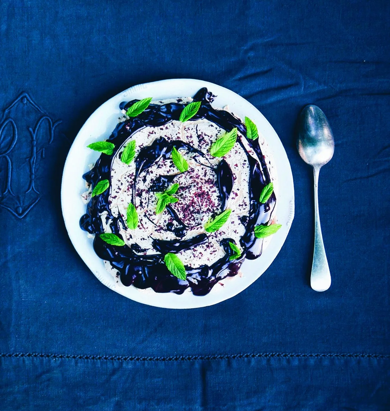 recette-pavlova-menthe-chocolat.jpeg