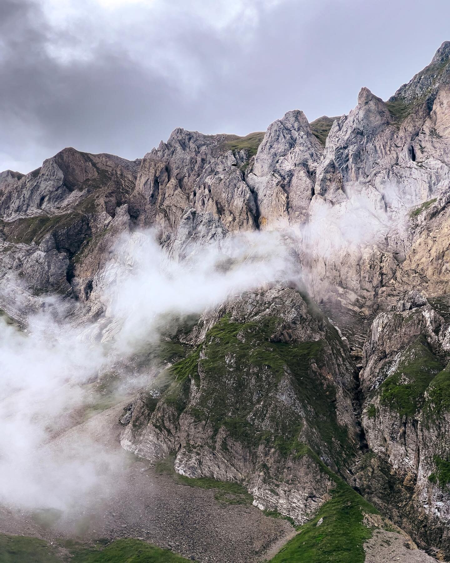 Fog rising up along the Schafberg on the way up to the Rotsteinpass. The intermittent clouds and fog created an enchanting atmosphere in the Alpstein region on Sunday. #Alpstein #Switzerland #Schweiz #Alps #Mountains #Berge #Fog #Nebel #Hiking #Wande