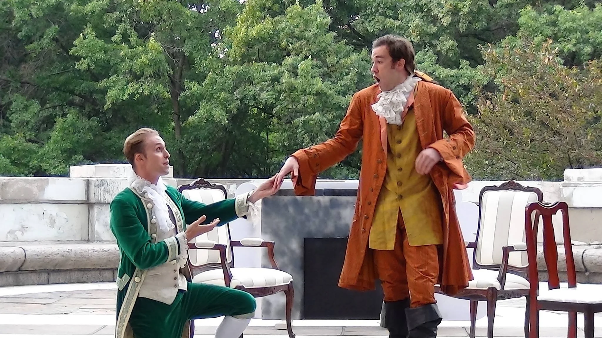 She Stoops To Conquer