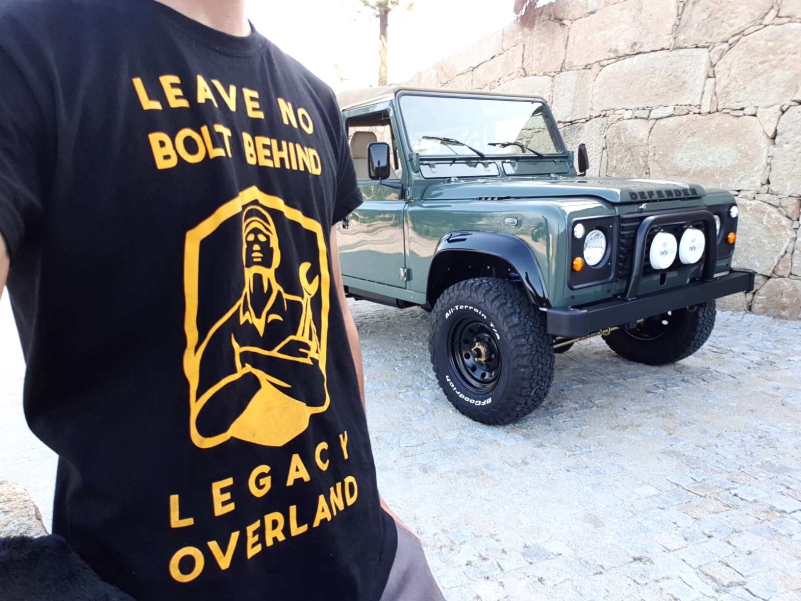 LegacyOverland_ProjKalahari_Defender90_car11.jpg