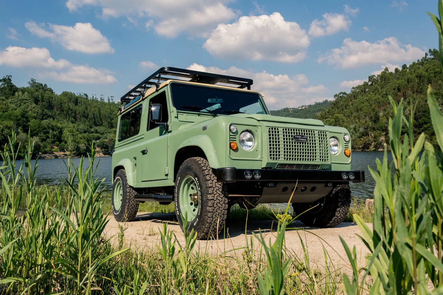 Defender 90 3 9l Efi V8 Automatic Heritage Edition Legacy Overland