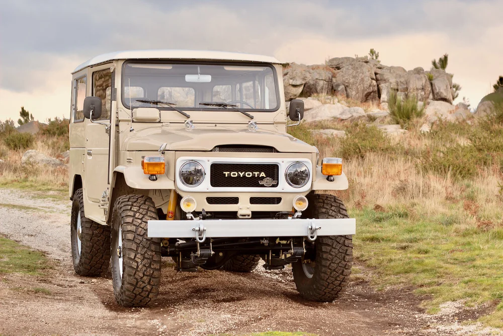 1982 Toyota Land Cruiser FJ40 V8 automatic — Legacy Overland