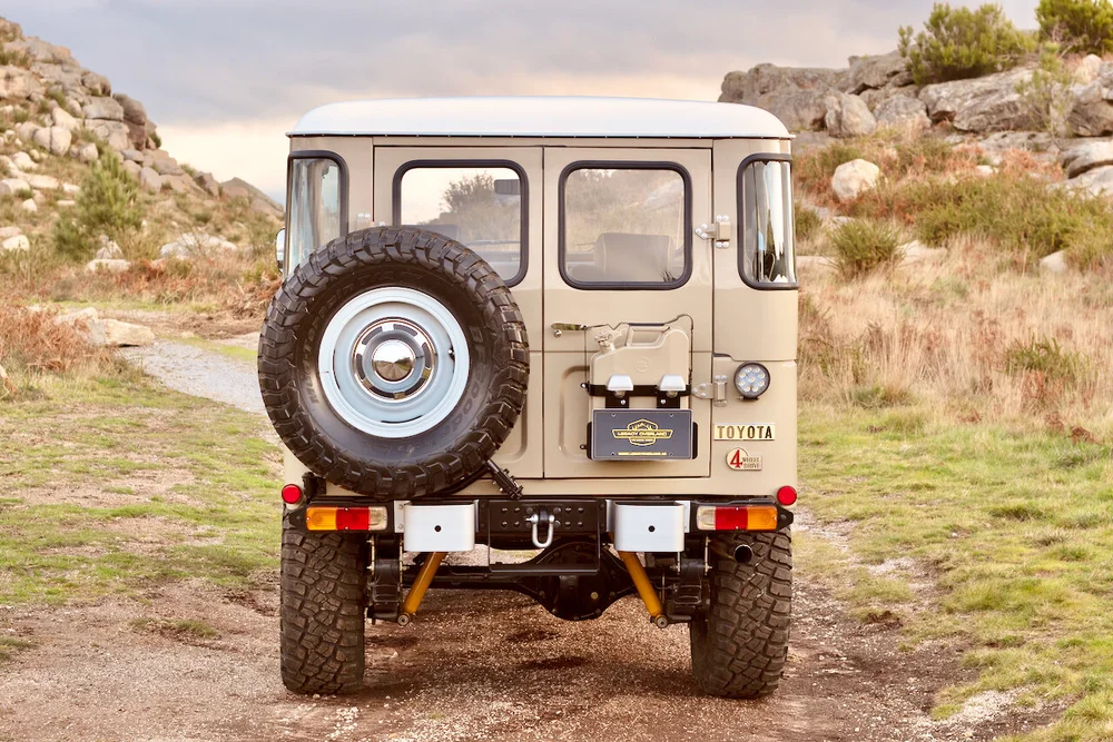 1982 Toyota Land Cruiser FJ40 V8 automatic — Legacy Overland