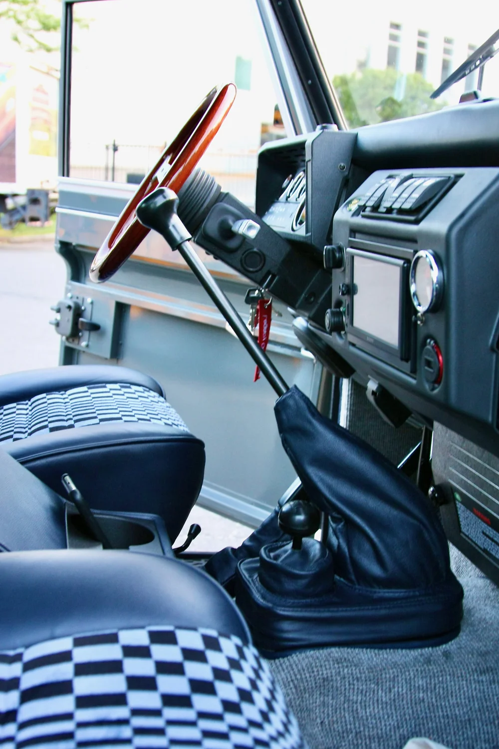 Defender 90 LS3 & 5-speed manual — Legacy Overland