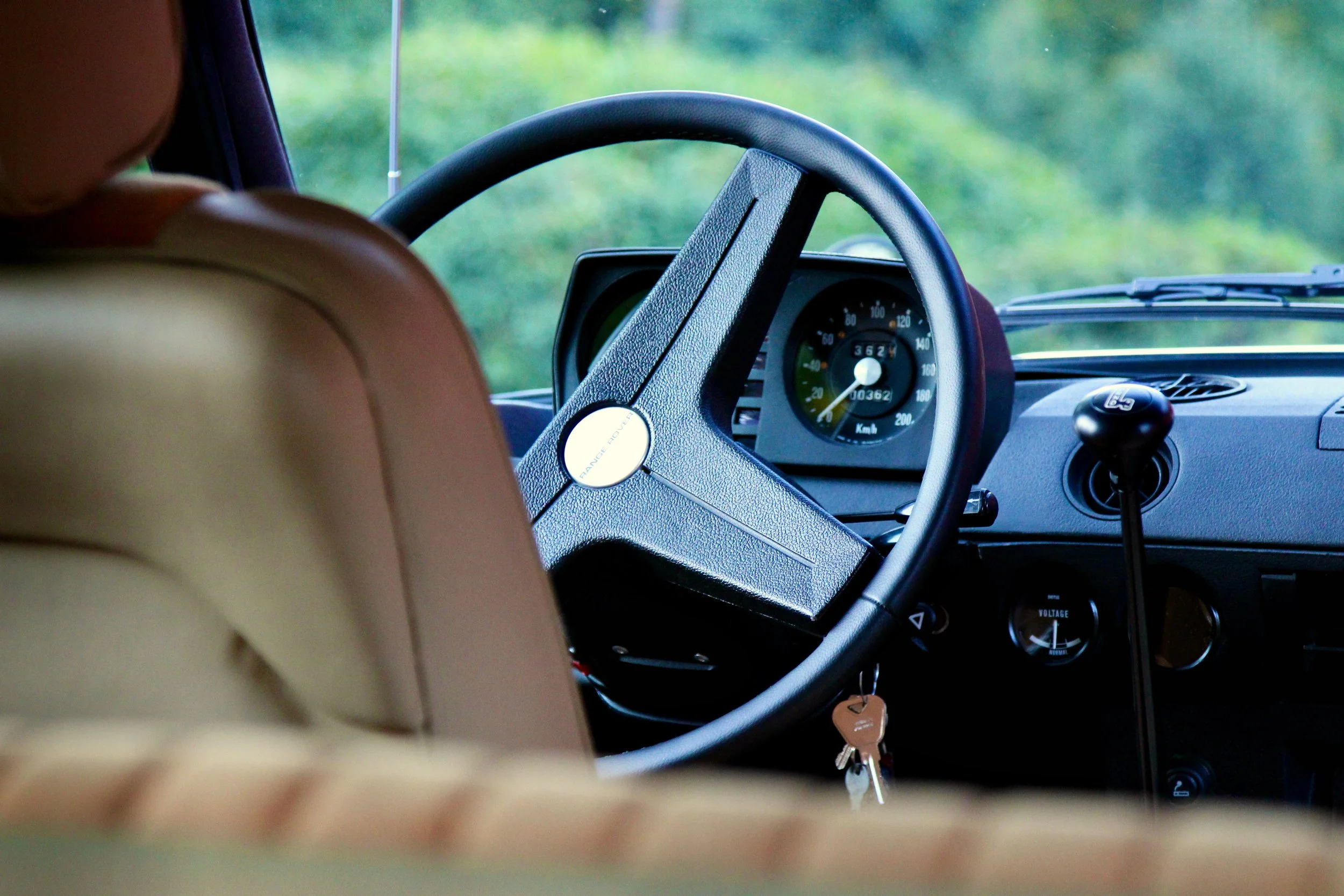 From Guts to Glory: Restoring a 1975 Range Rover Classic — Legacy Overland
