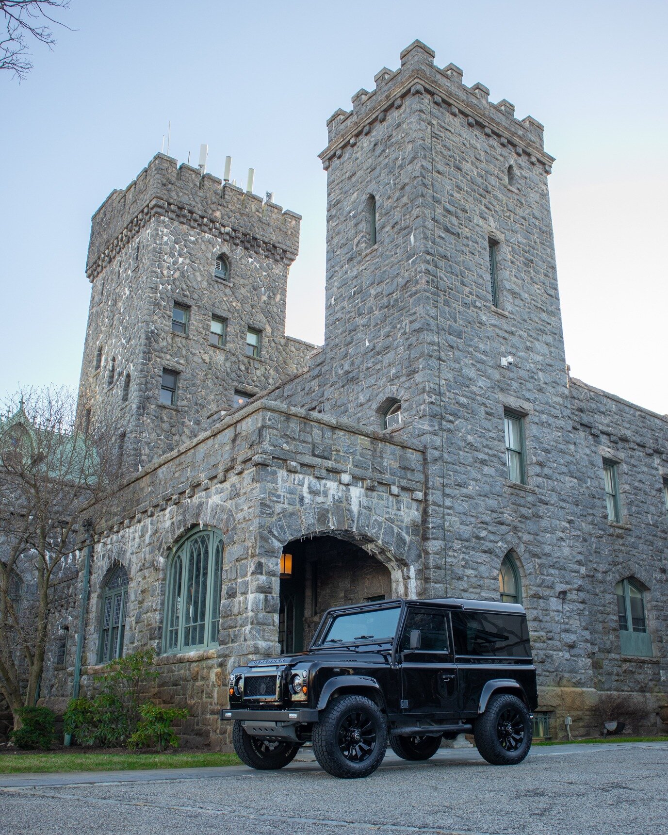 Our restored 1992 Land Rover Defender 90 stands tall in the shadow of a castle, a symbol of strength and heritage.

#landrover #defender90 #defender #landy #custom #restoration #handcrafted #classiccar #truck #bespoke #urban #classic #vintage #advent