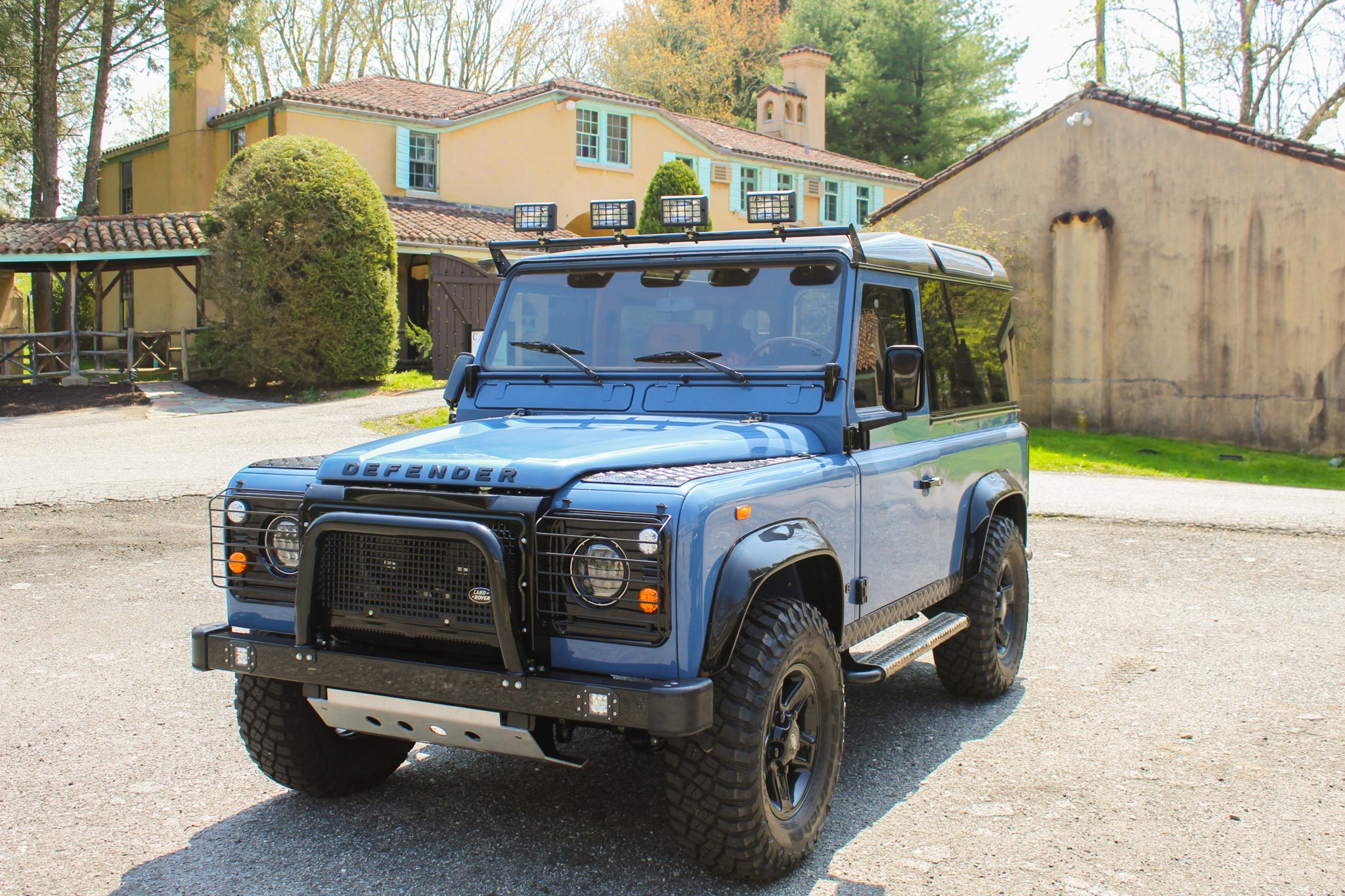 Our restored 1988 Land Rover Defender 90 is now available for sale, boasting a powerful 3.5L V8 engine with EFI and a luxurious Cognac leather interior with Recaro diamond-stitched seats.

#landrover #defender #d90 #defender90 #bespoke #truck #leathe