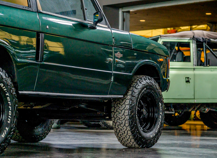 The Art of Restoring a Range Rover Classic: Craftsmanship