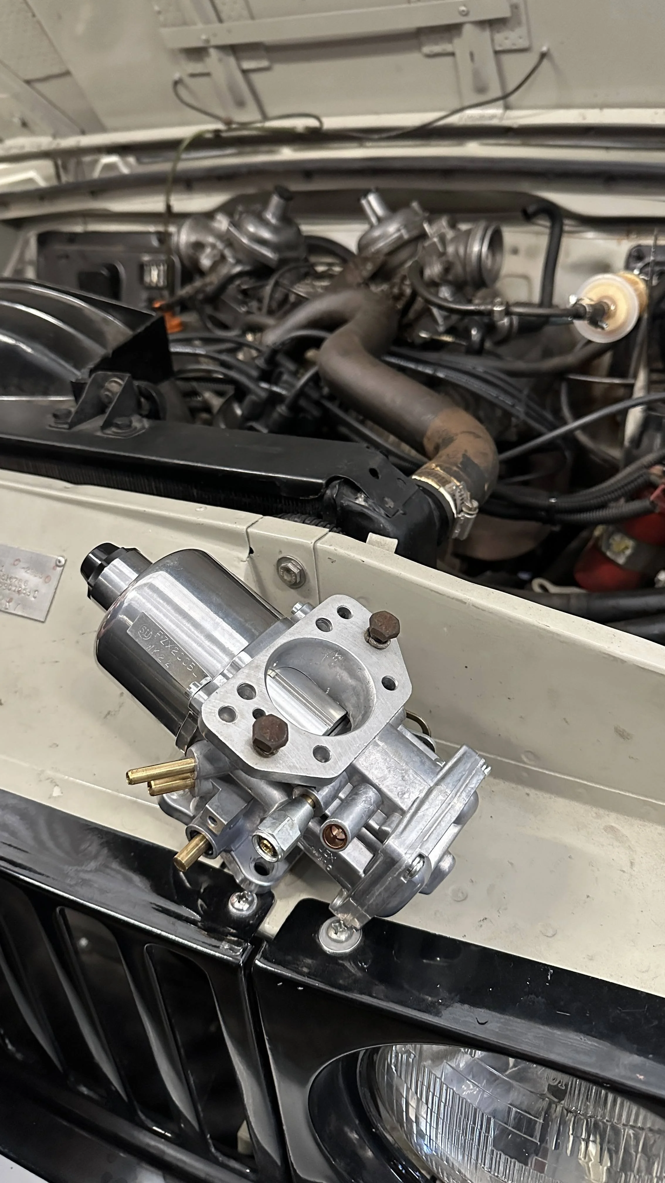 LegacyOverland_1975_RangeRoverClassic_Dusty_Build_5.JPG