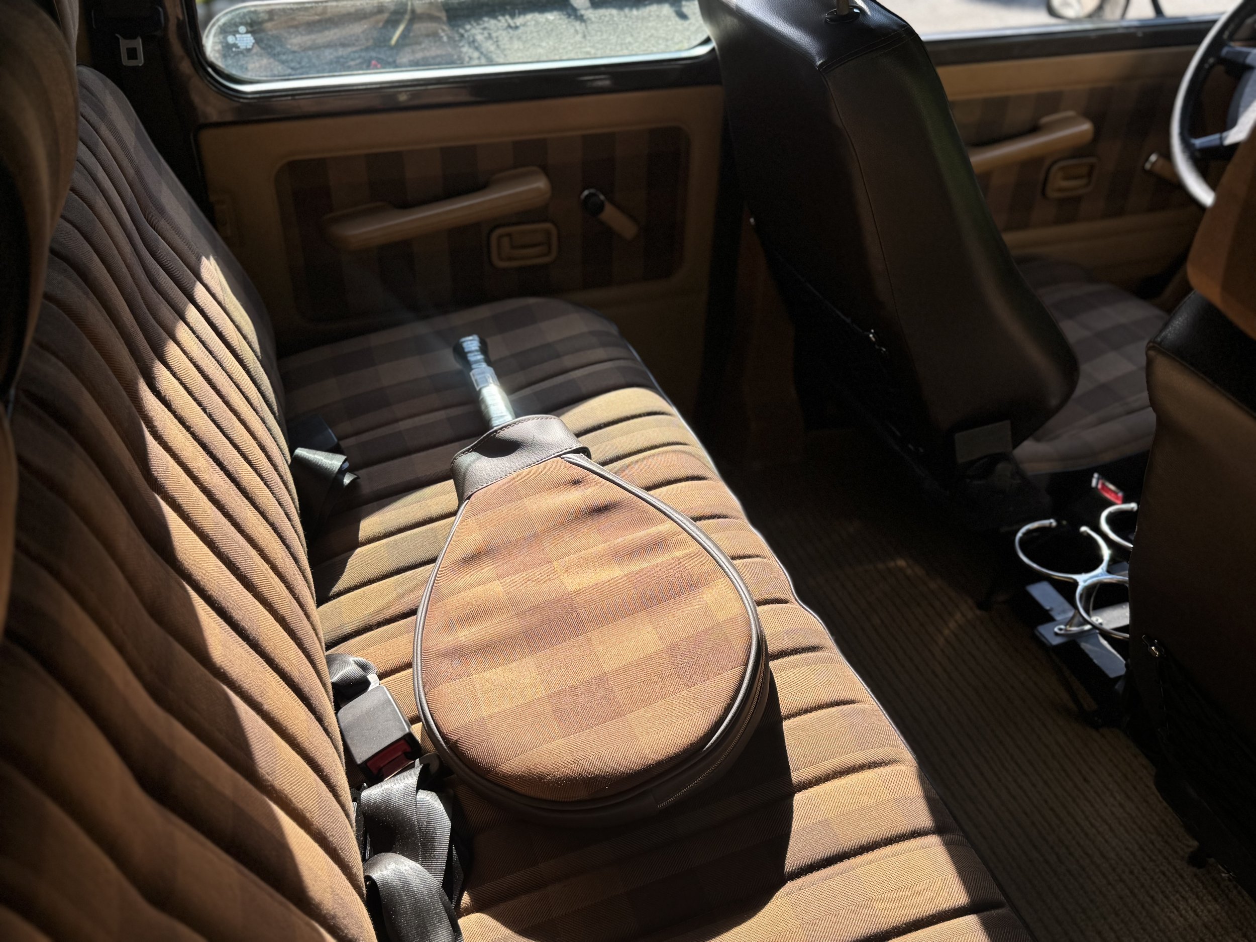 LegacyOverland_1986_Mercedes280GE_11.jpeg