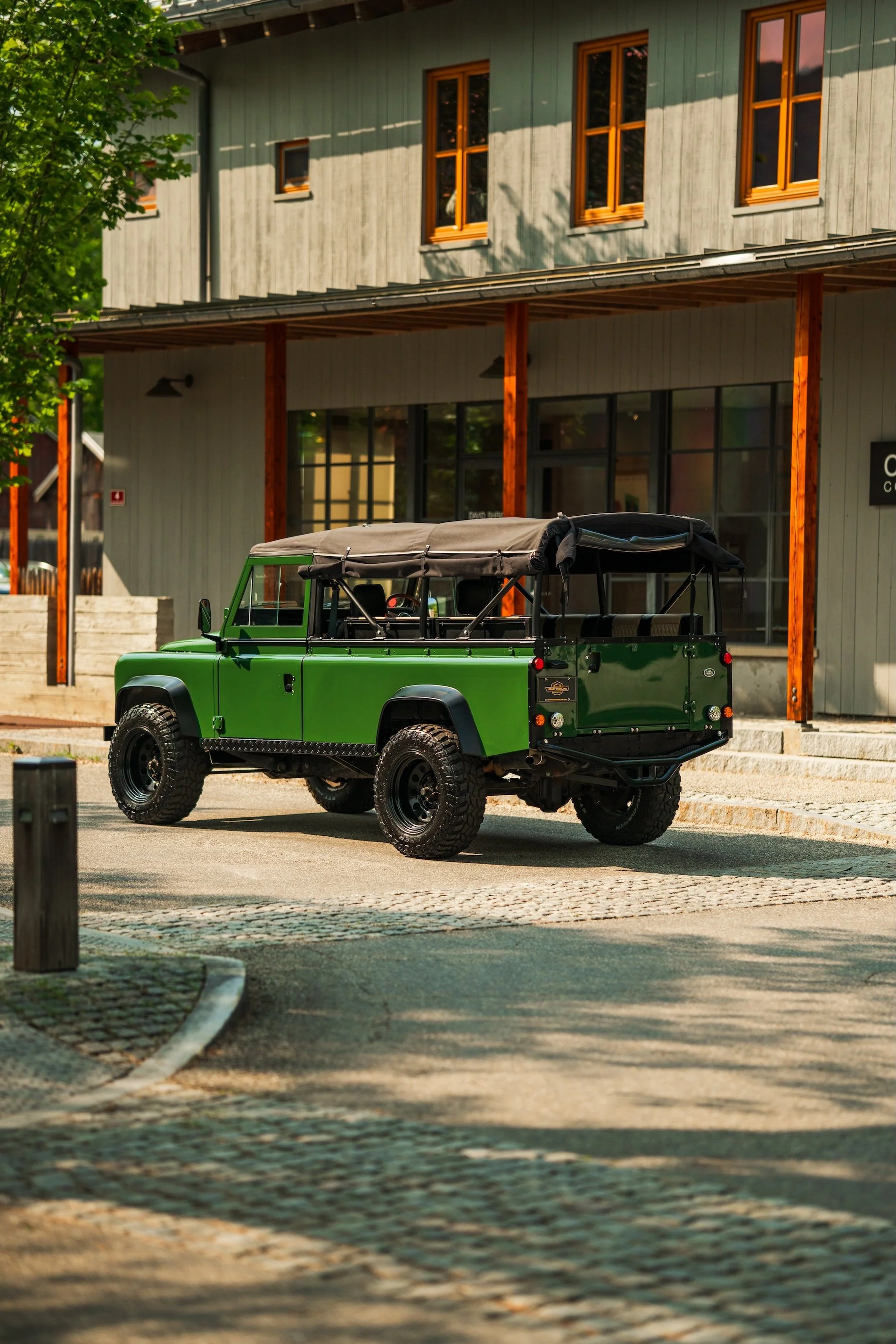 LegacyOverland_1988_LandRoverD110_ProjectBordeau_12.jpg