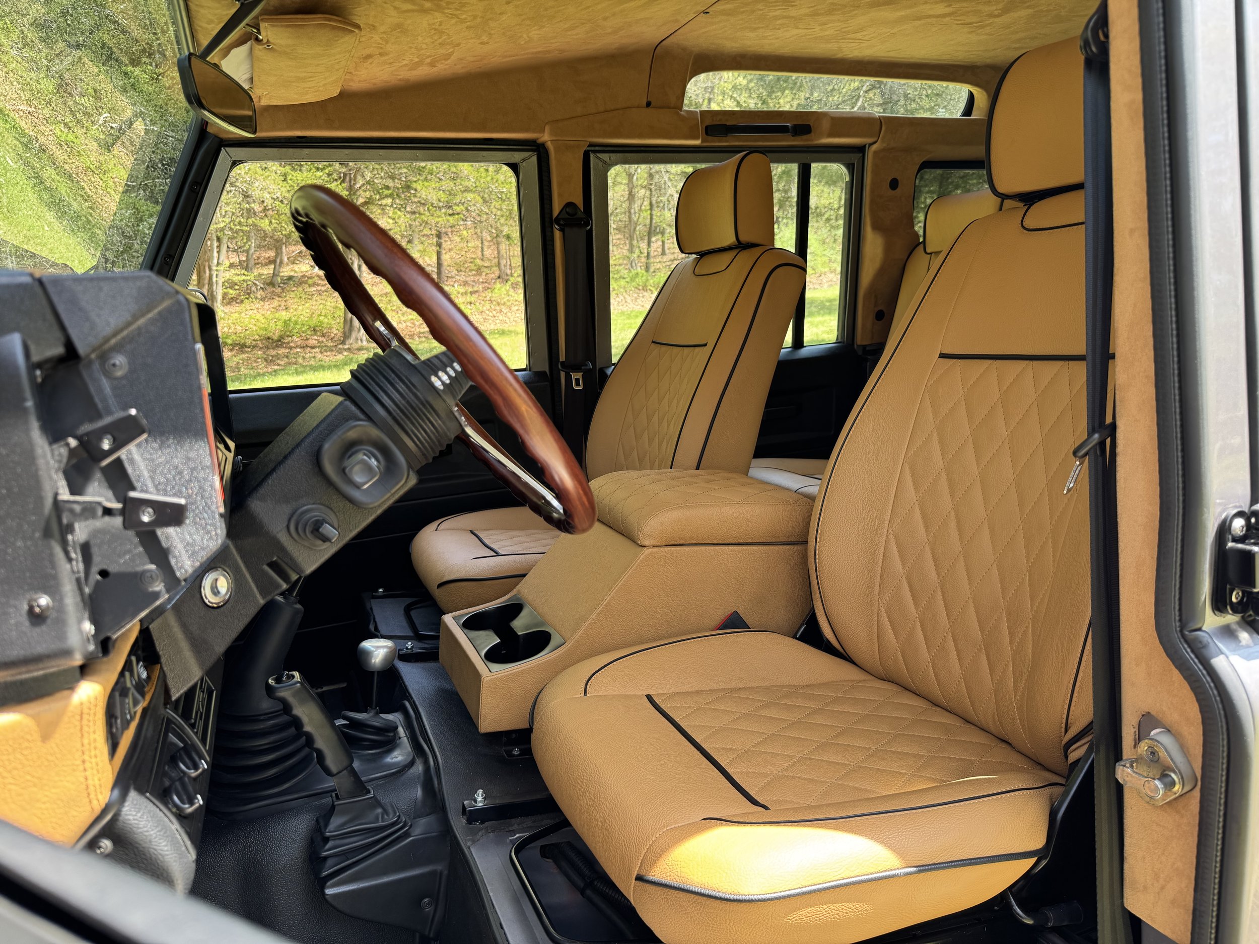 LegacyOverland_1986_LandRoverDefender110Cumins_Latorre_42.jpeg