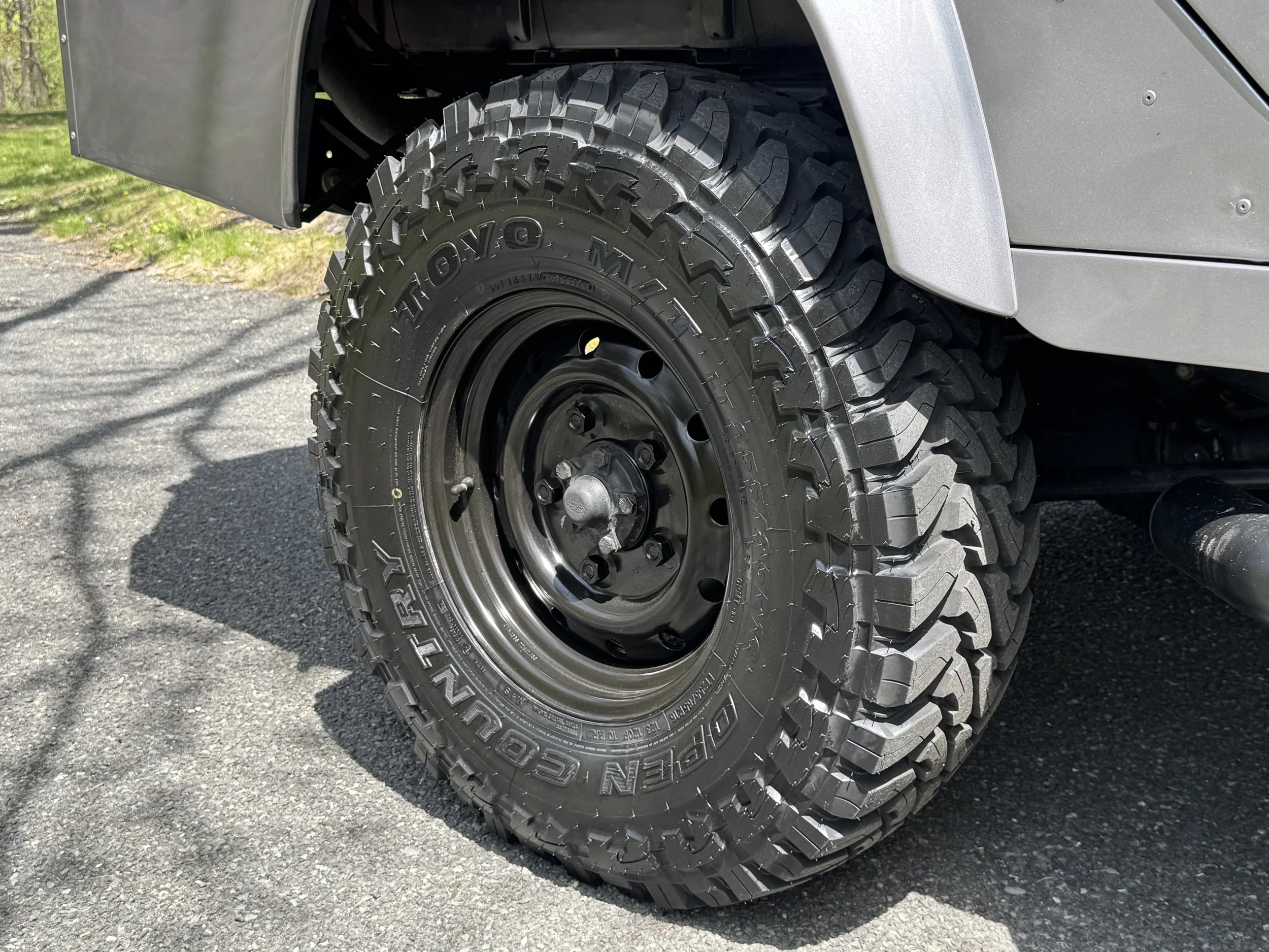LegacyOverland_1986_LandRoverDefender110Cumins_Latorre_9.jpeg