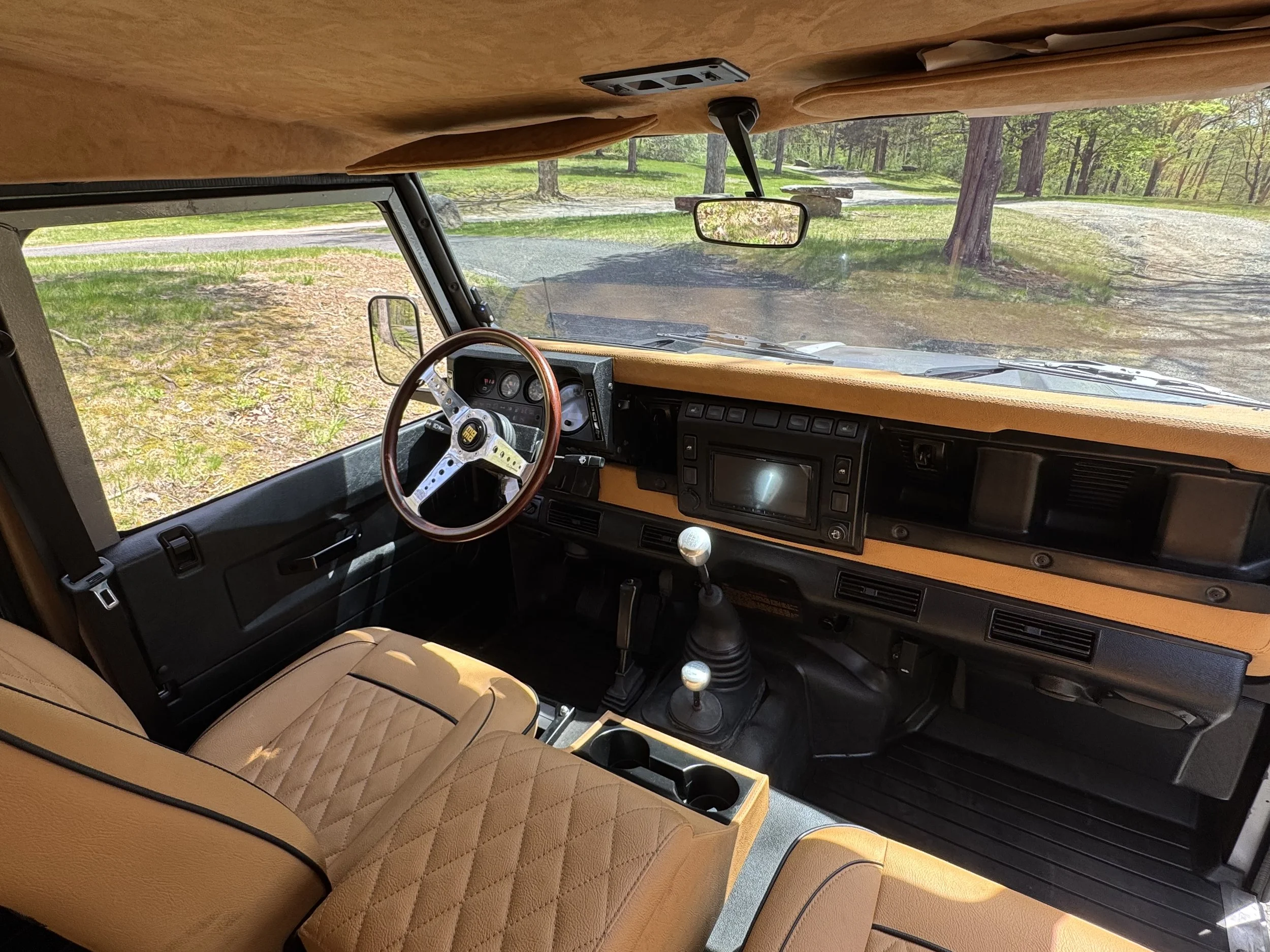 LegacyOverland_1986_LandRoverDefender110Cumins_Latorre_25.jpeg