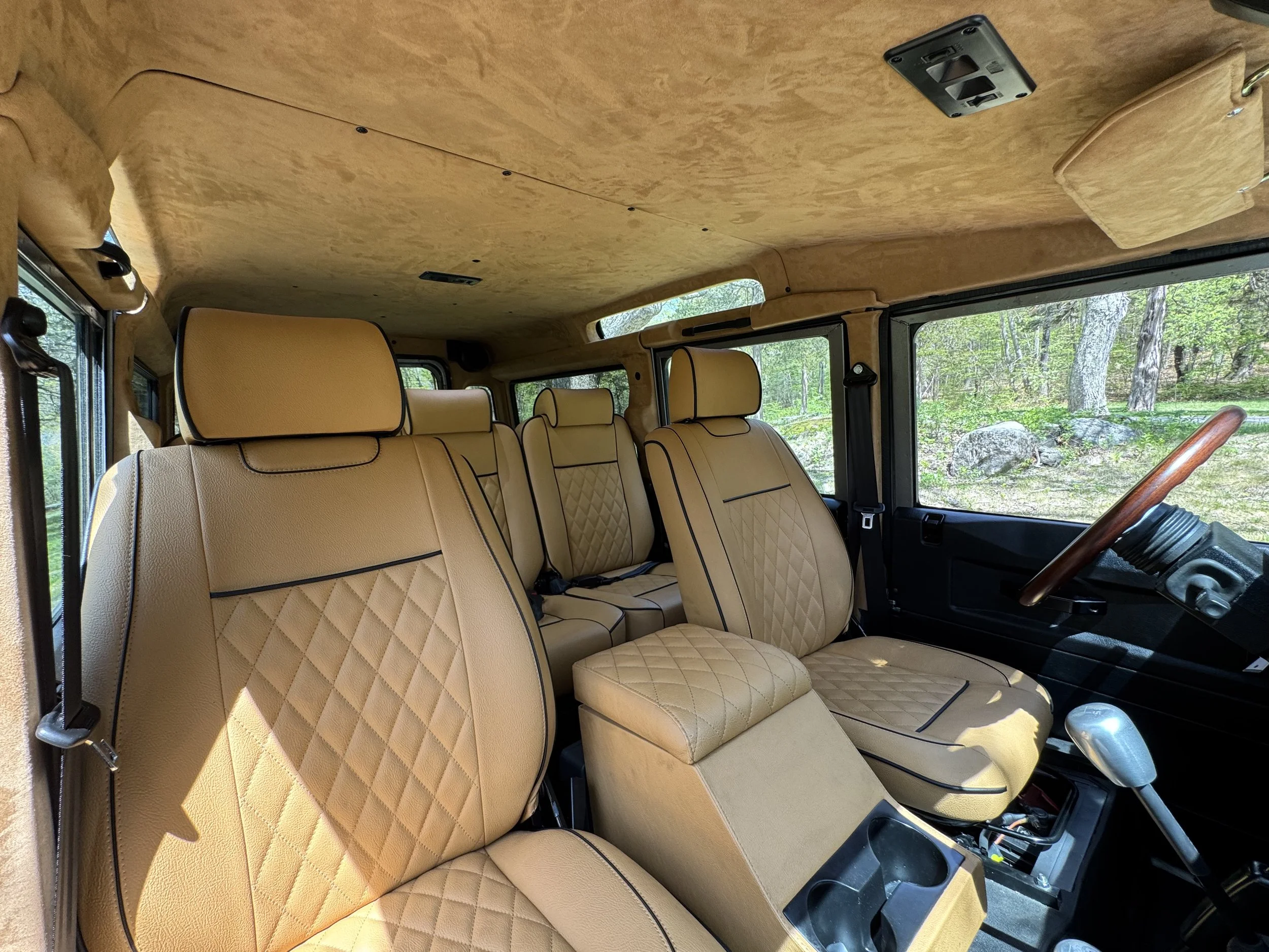 LegacyOverland_1986_LandRoverDefender110Cumins_Latorre_28.jpeg