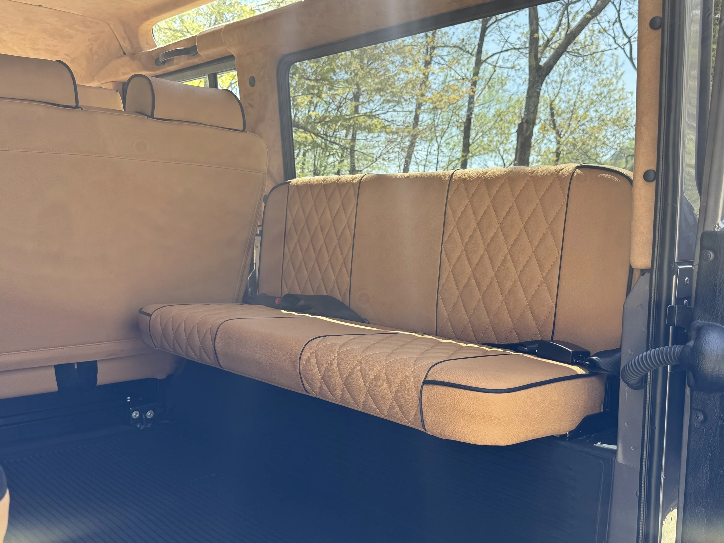 LegacyOverland_1986_LandRoverDefender110Cumins_Latorre_32.jpeg
