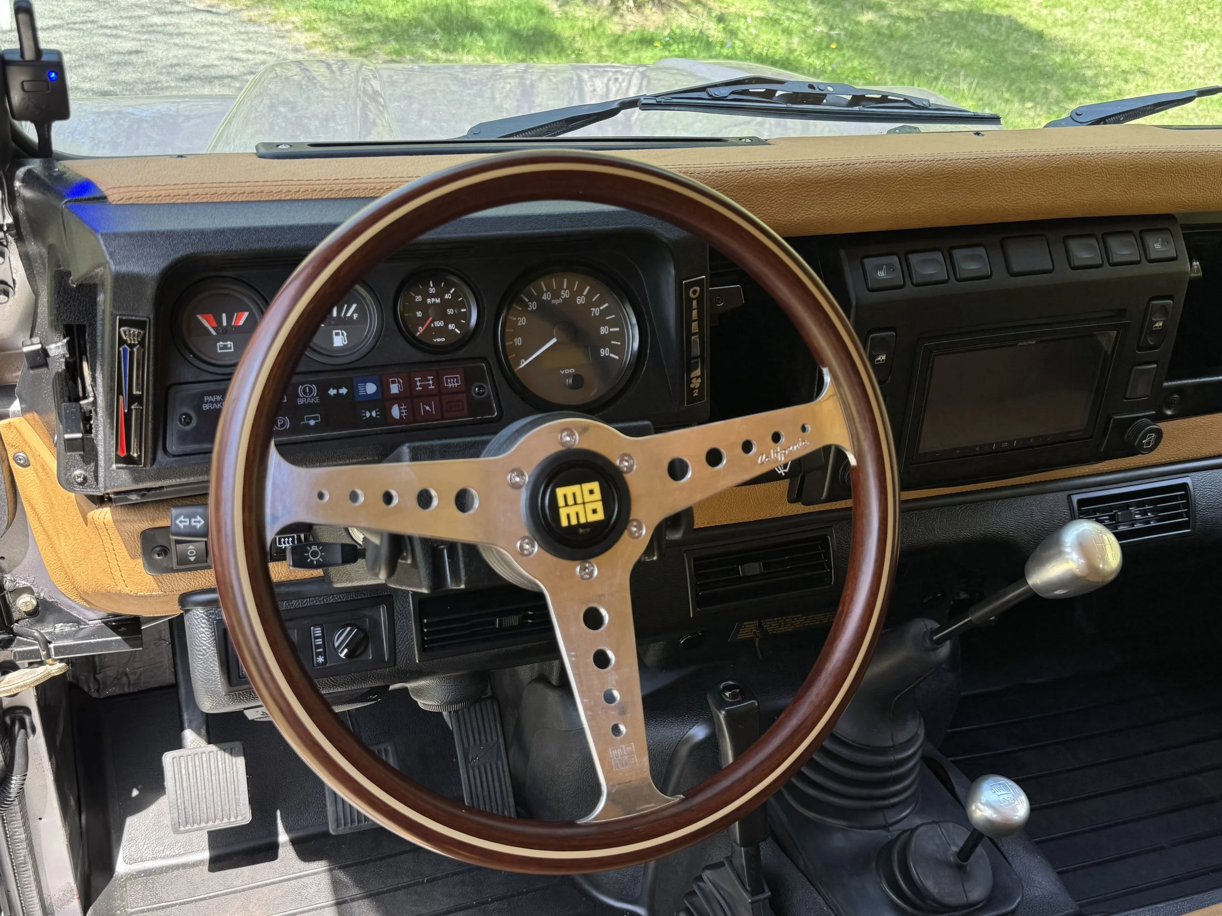 LegacyOverland_1986_LandRoverDefender110Cumins_Latorre_36.jpeg