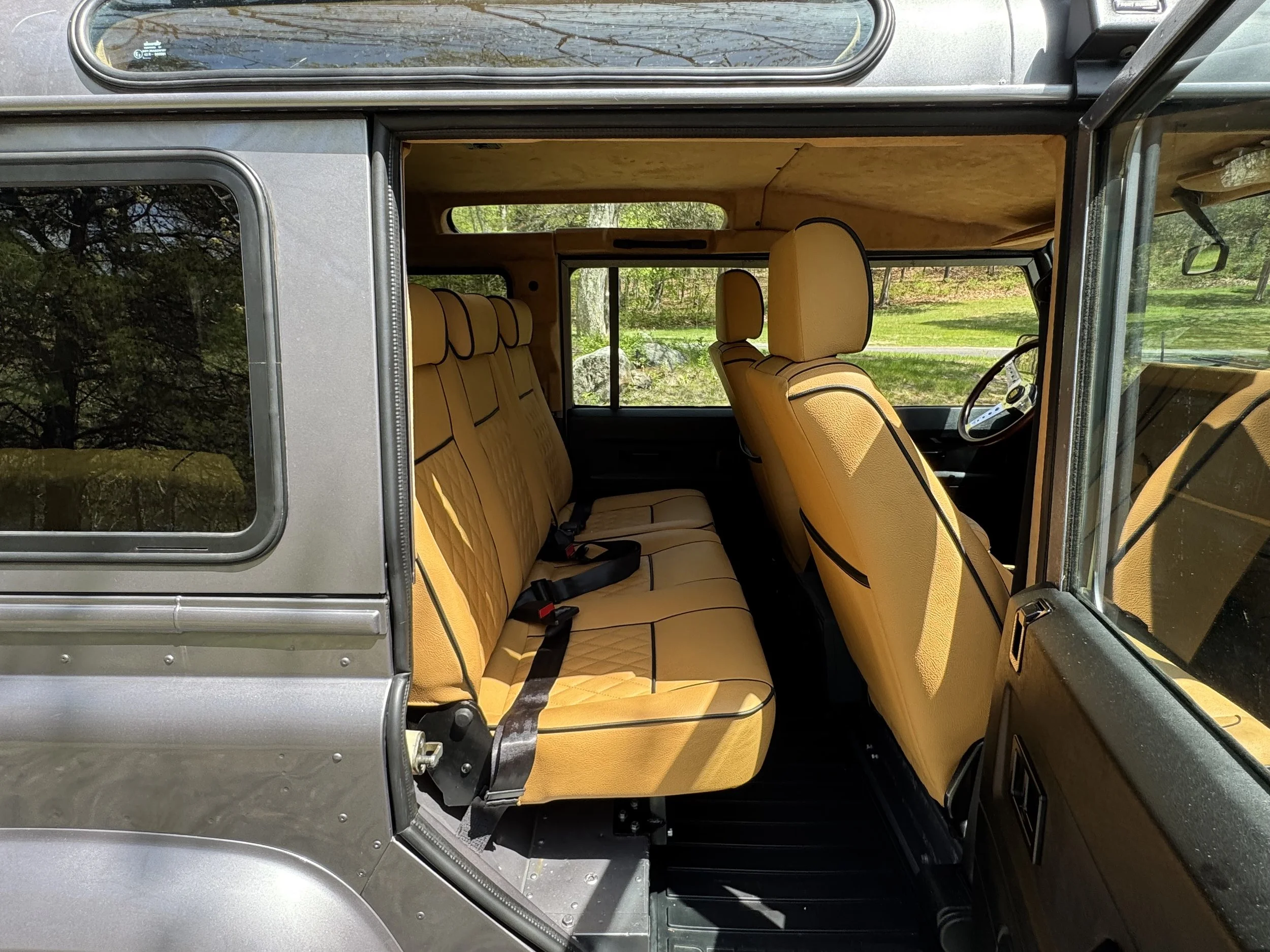 LegacyOverland_1986_LandRoverDefender110Cumins_Latorre_26.jpeg