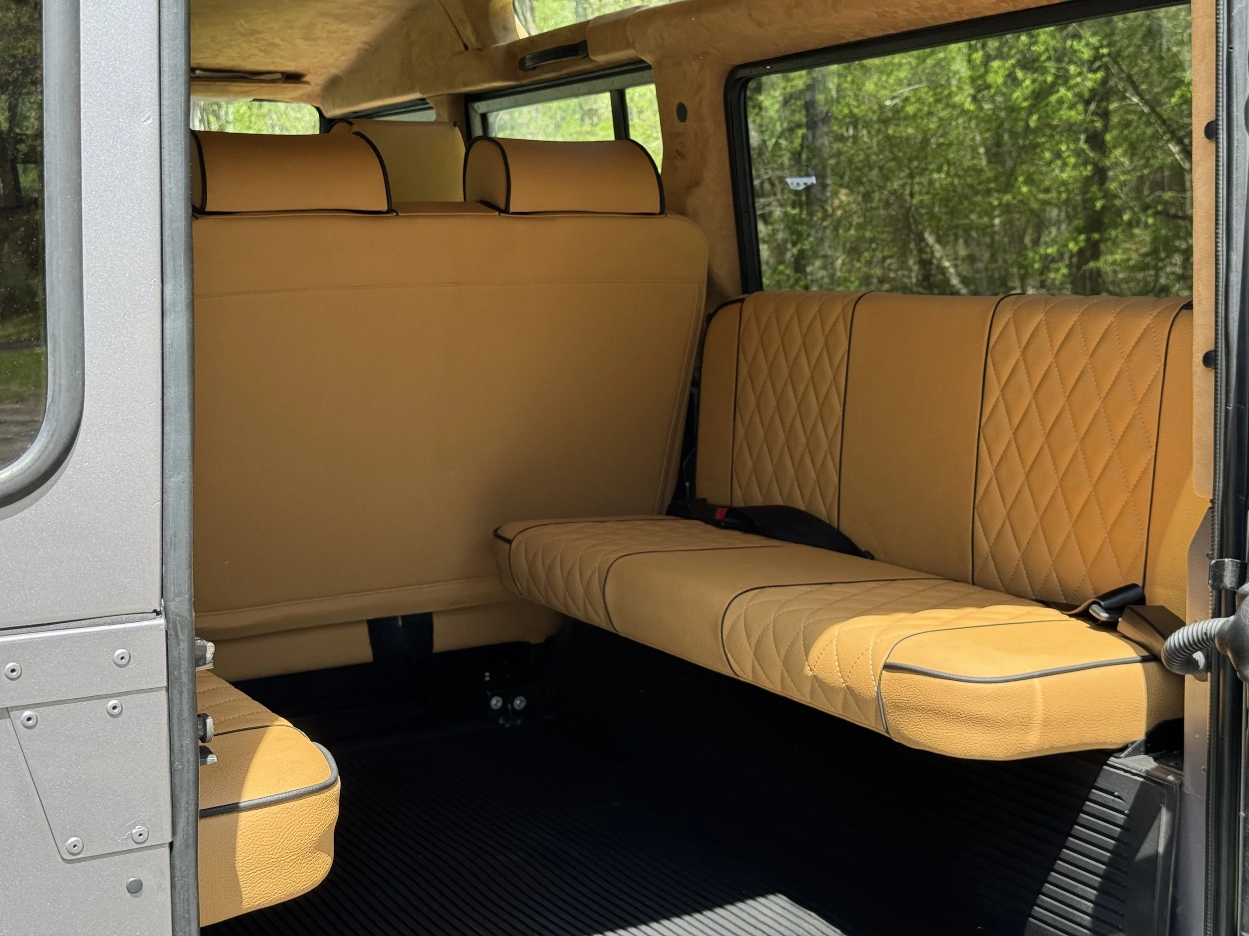 LegacyOverland_1986_LandRoverDefender110Cumins_Latorre_40.jpeg