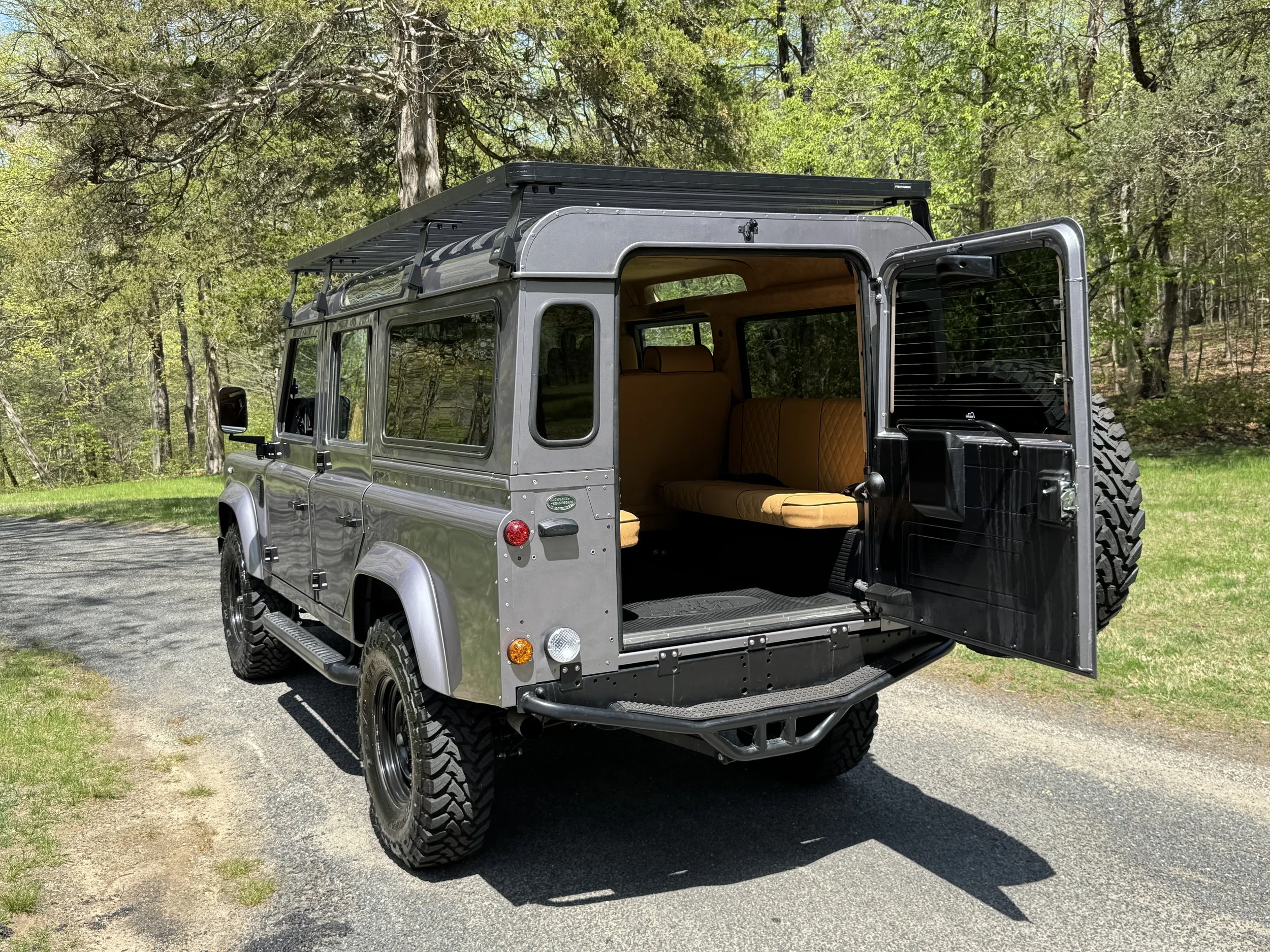 LegacyOverland_1986_LandRoverDefender110Cumins_Latorre_42.jpeg