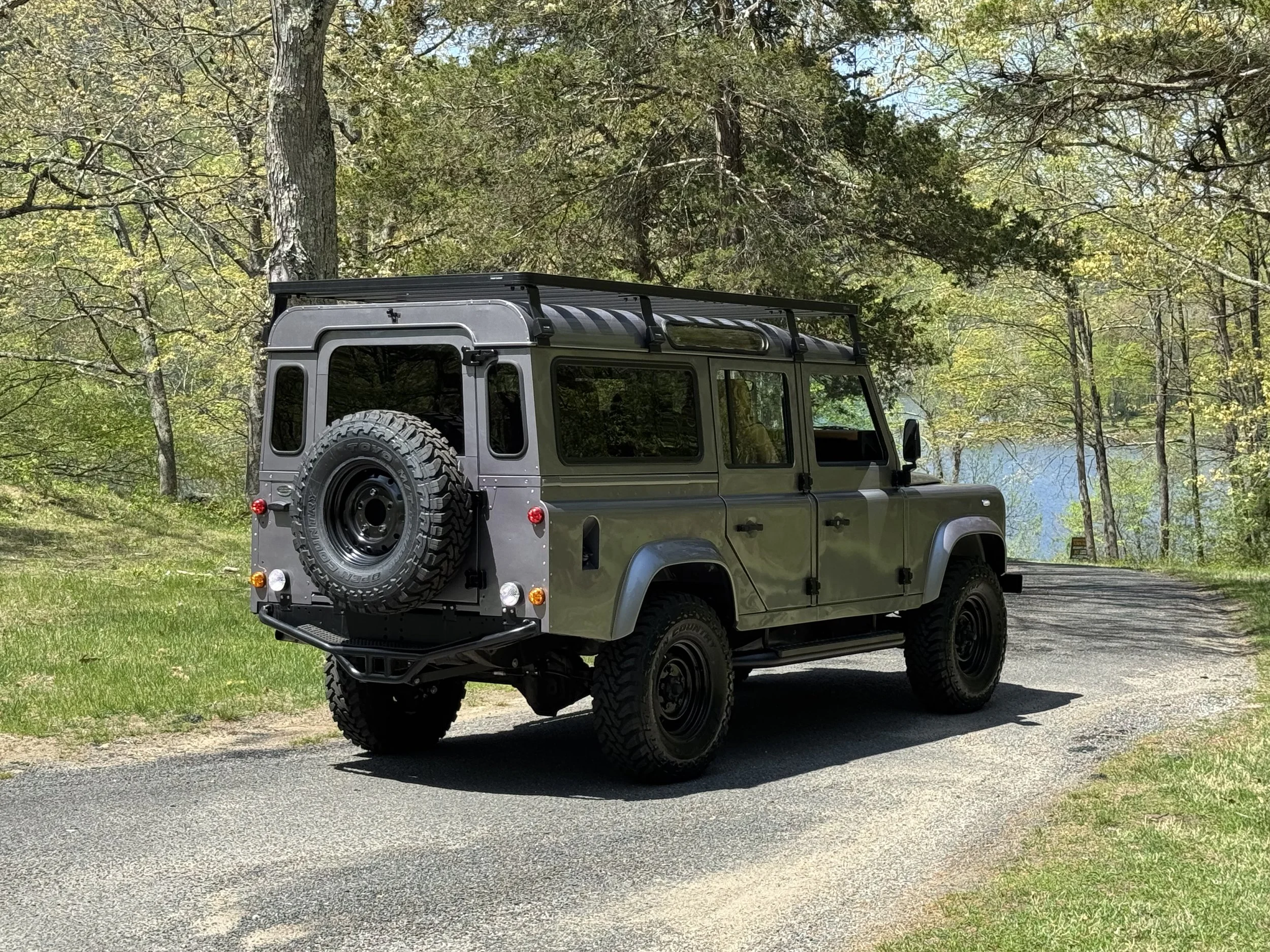 LegacyOverland_1986_LandRoverDefender110Cumins_Latorre_46.jpeg