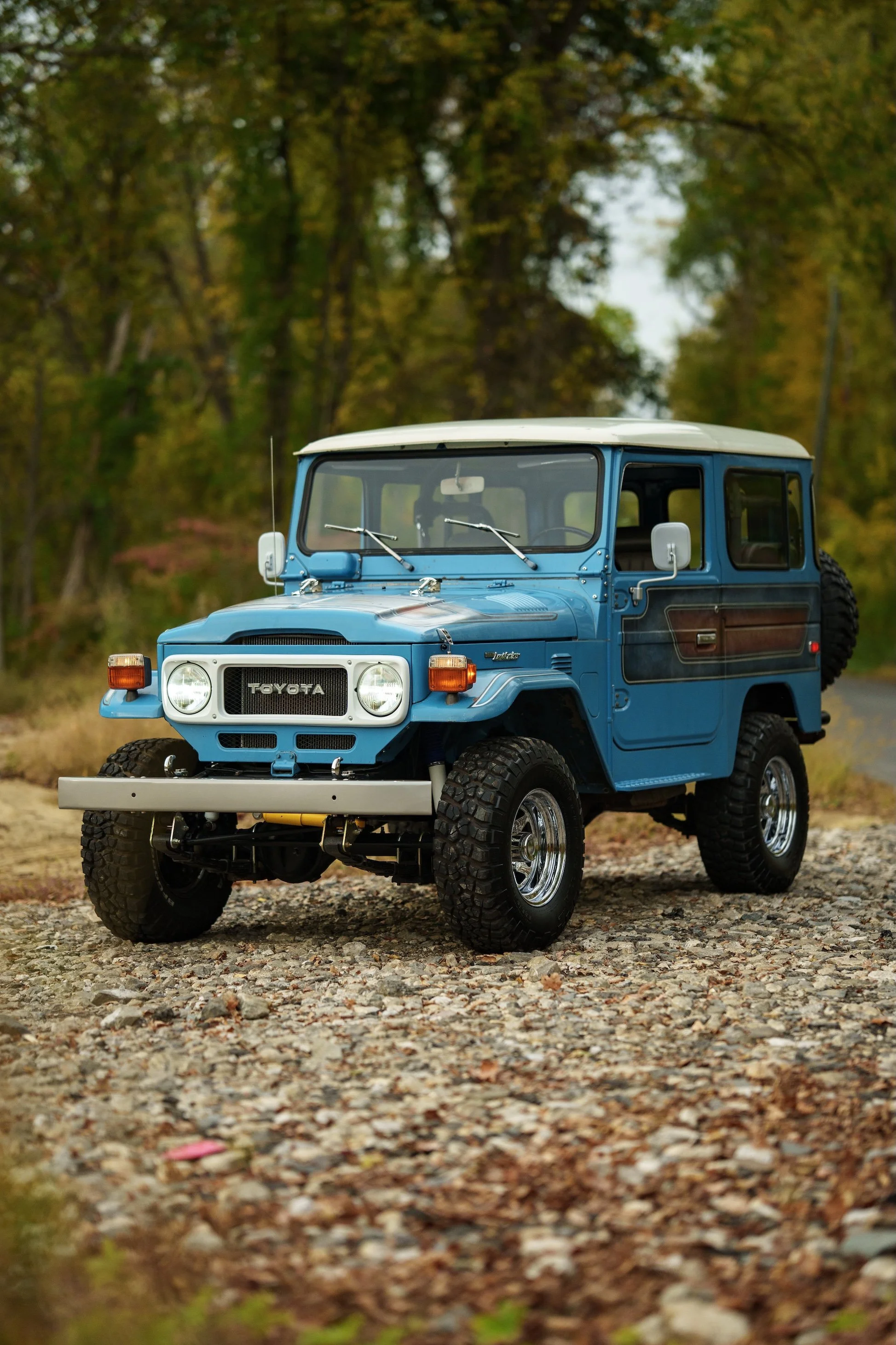LegacyOverland_1979ToyotaLandCruiserFJ40_ProjectAsh_1.jpg
