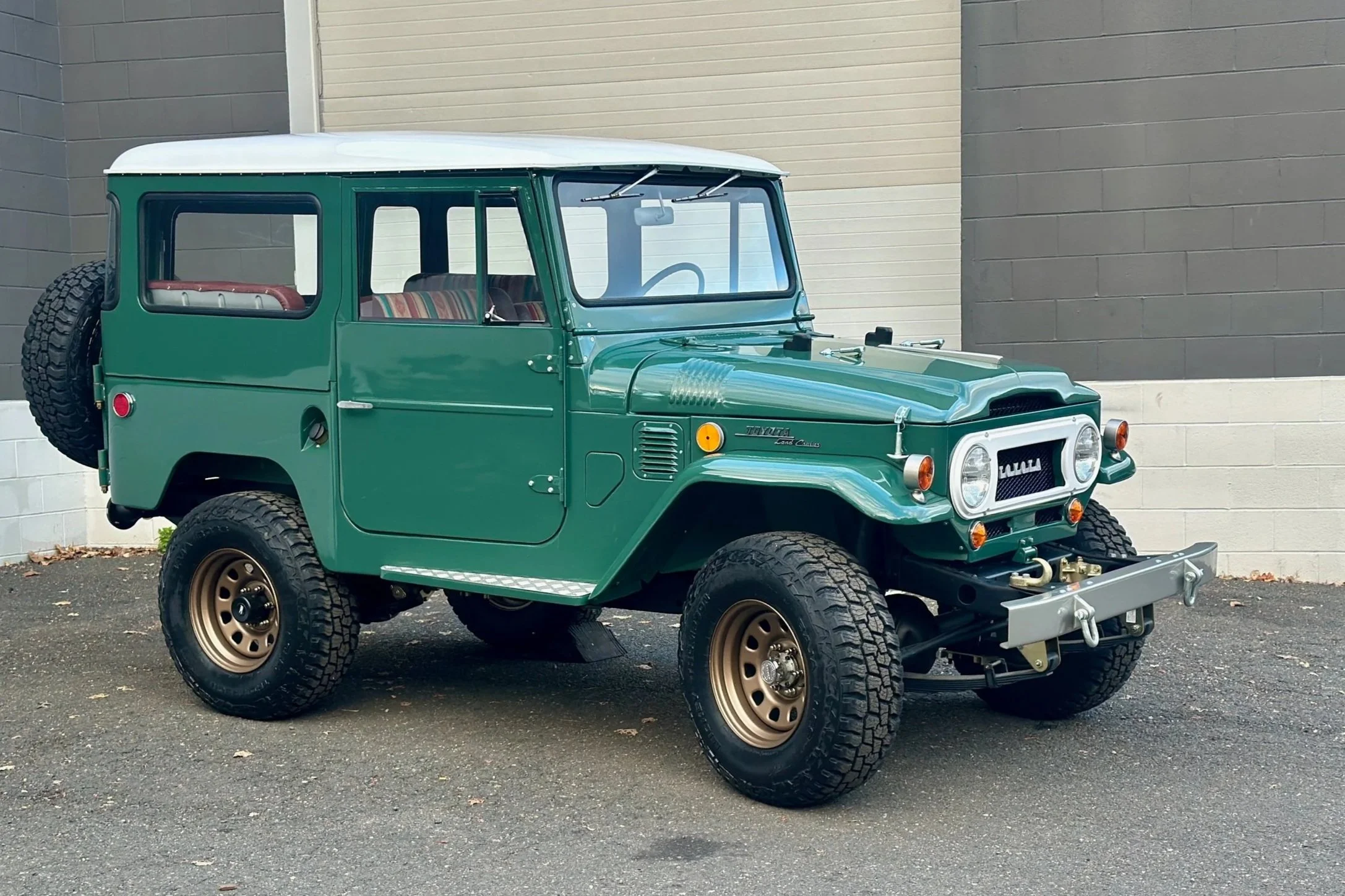 1969 Toyota FJ40 V8 automatic