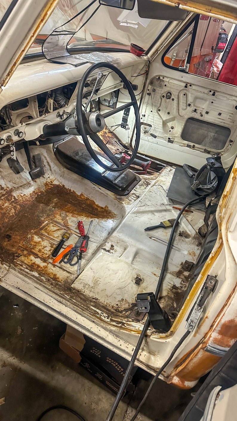 LO-Canyon-Ford F250-72.jpg