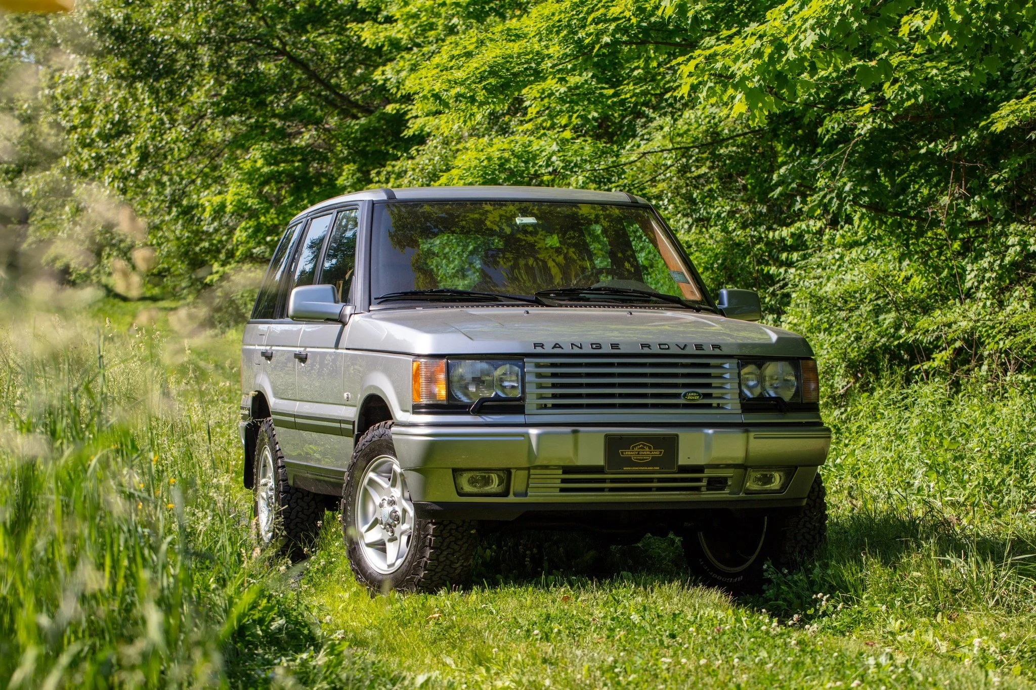 2001 Land Rover Range Rover P38 LS3 | Project Arrix

British roots. American heart.

Project Arrix pairs the timeless elegance of the Range Rover P38 with a 430hp Corvette LS3 V8, creating a luxury 4x4 that's as dependable as it is exhilarating. Fini