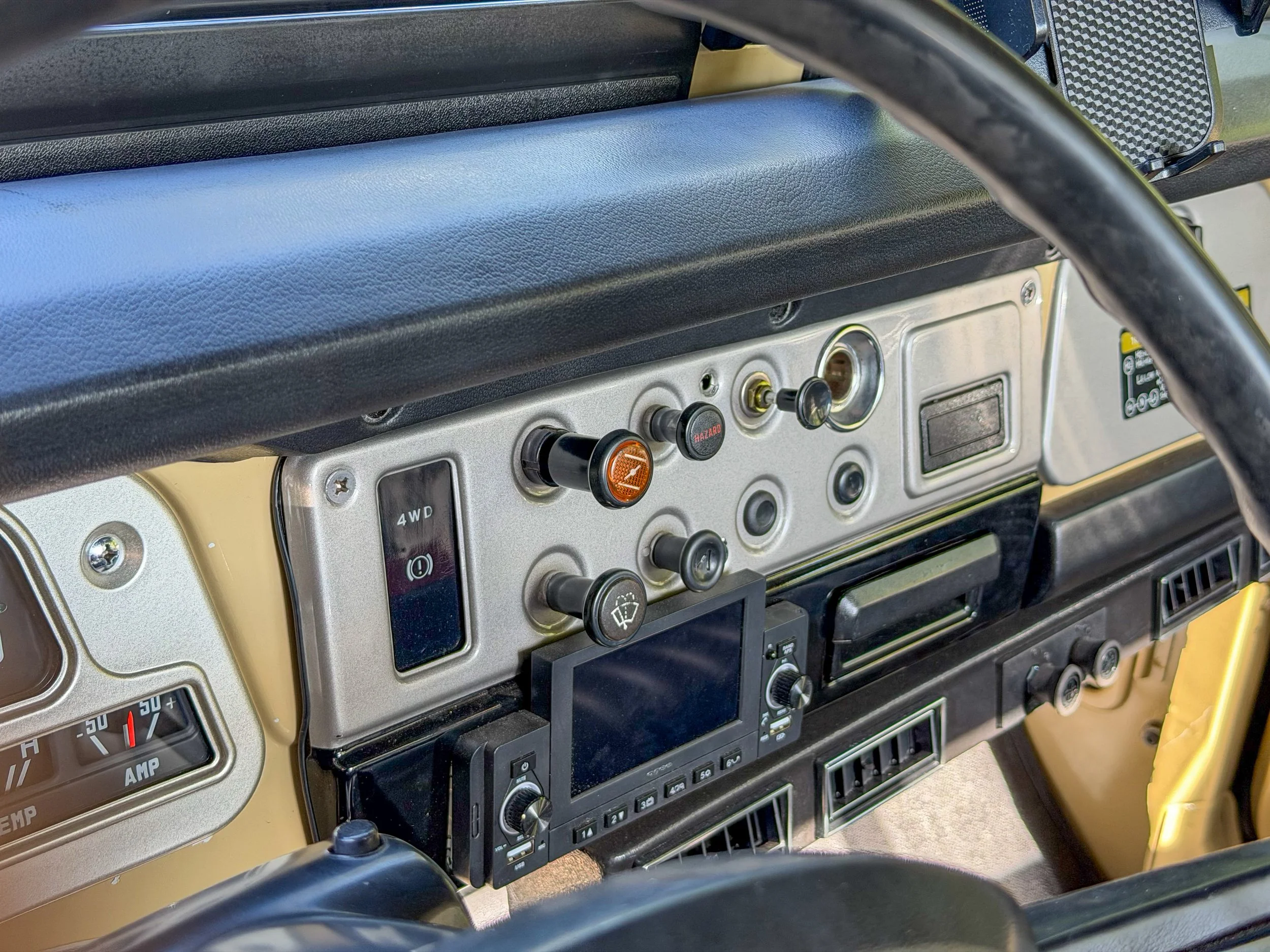 LO_Rocco_FJ45-_05.jpg