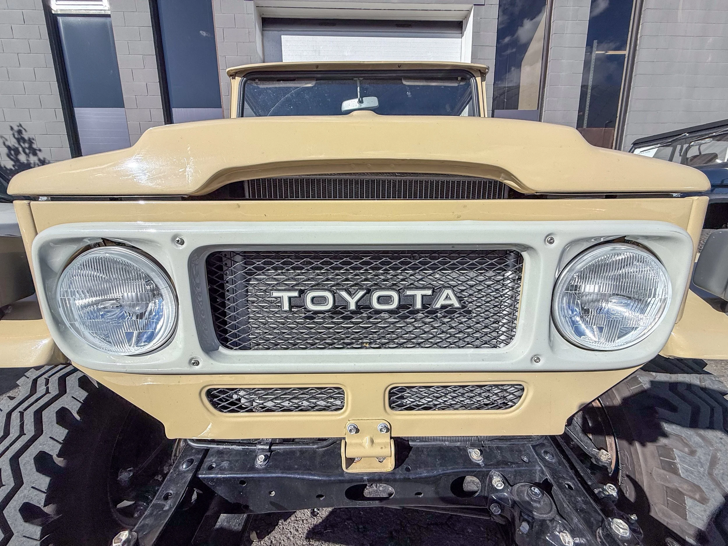 LO_Rocco_FJ45-_04.jpg