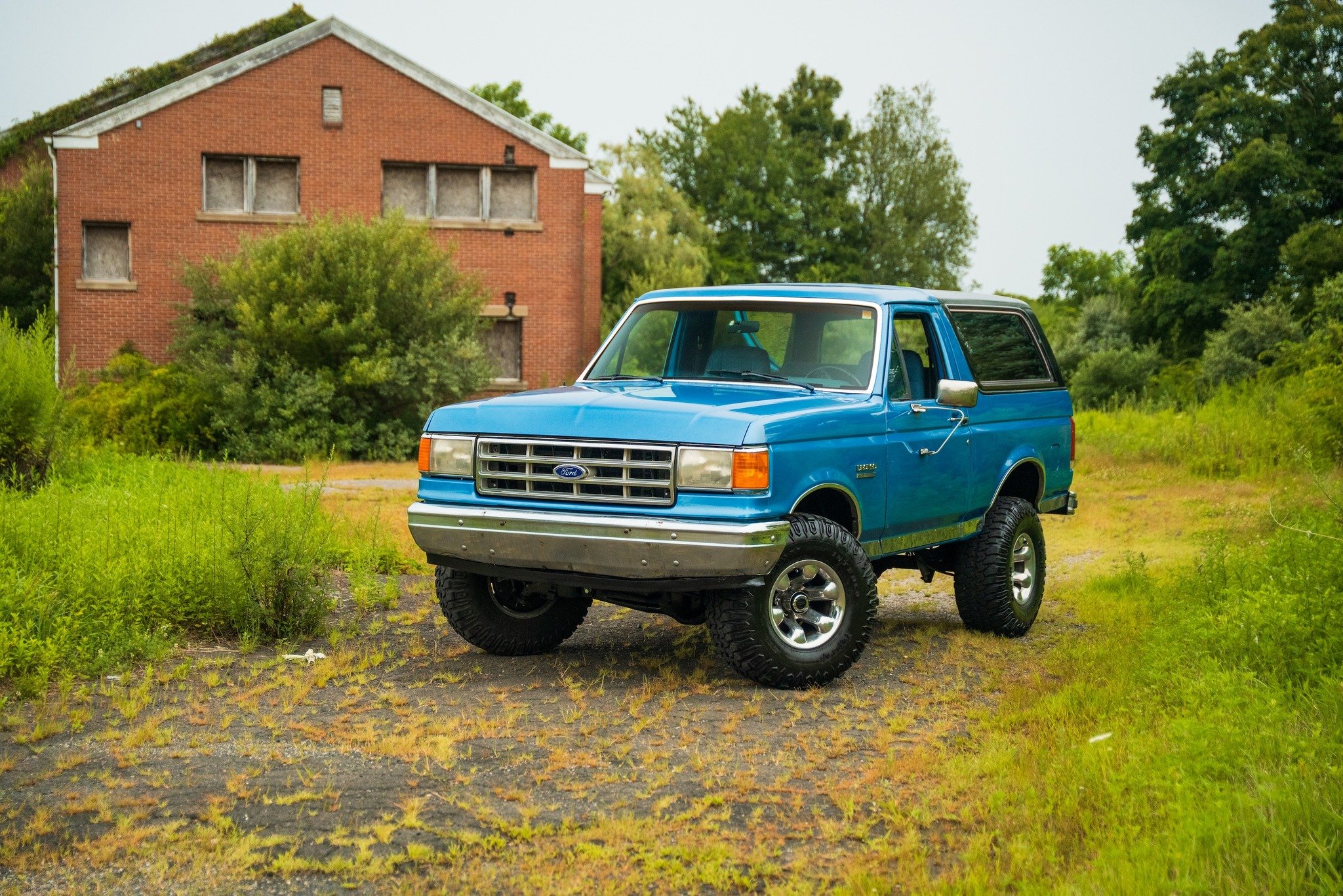 1988 Ford Bronco | Project Rollins

Project Rollins arrived tired, with an overheating V8, oil leaks, worn suspension, and decades of mechanical issues standing in the way. Rather than change its character, we rebuilt the strength underneath it.

The