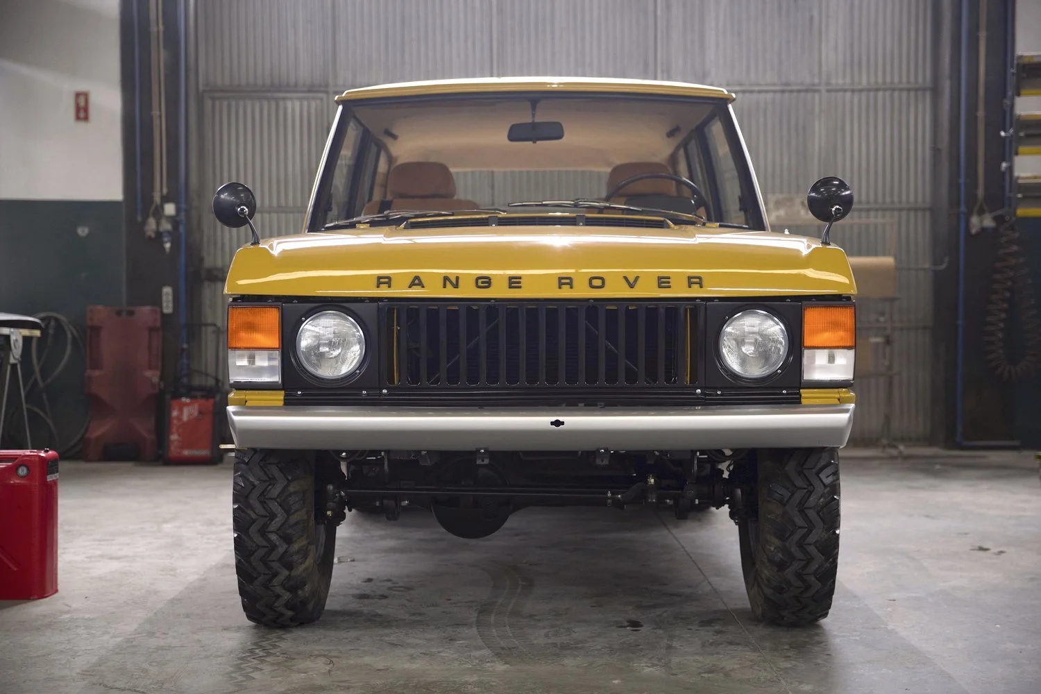 1973 Rover V8 Range Rover Classic: Build & Restoration Gallery — Legacy Overland