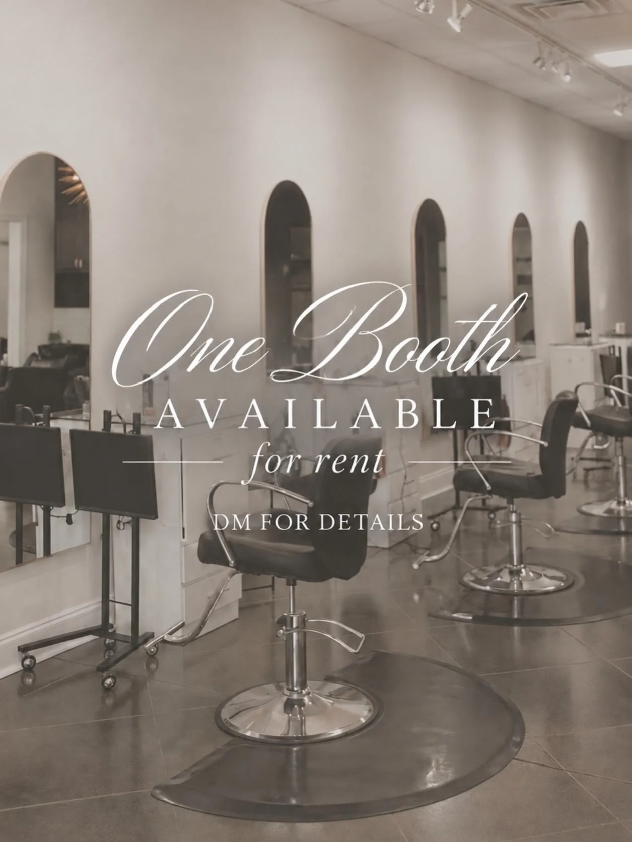 ONE spot left. 🤍

We&rsquo;re looking for one more talented stylist to join our salon family + make the chair their own. ✨

Your spot is waiting &mdash; are you the one? 🪞🤍

DM us to learn more + apply!

#hiring #hairsaloncsra #hairstylist #august