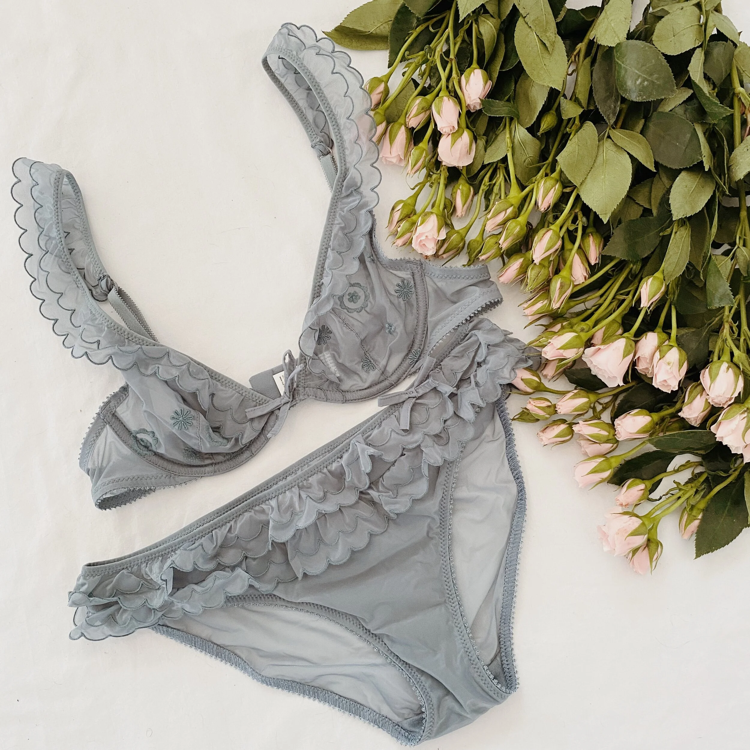 Blue Ruffled Set 32B