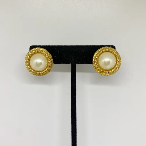 Earrings — MORGAN MARS VINTAGE Earrings — MORGAN MARS VINTAGE