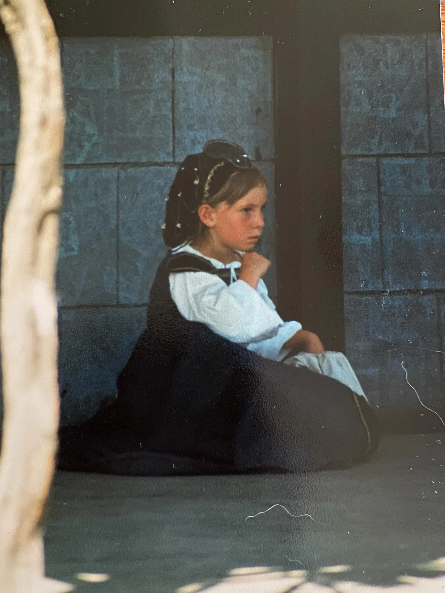 Before MMV there was the Renaissance Fair ⚜️ I learned early on that getting dressed could feel like stepping into another world. That same feeling still lives in every piece I source.