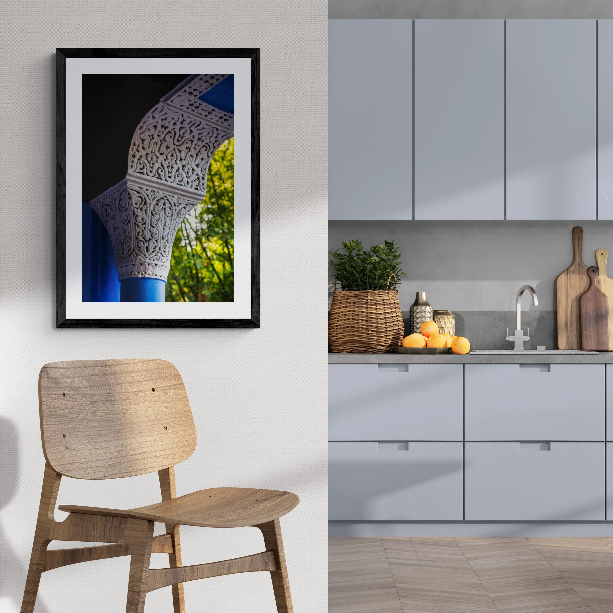 Wooden_chair_next_to_kitchen.jpg