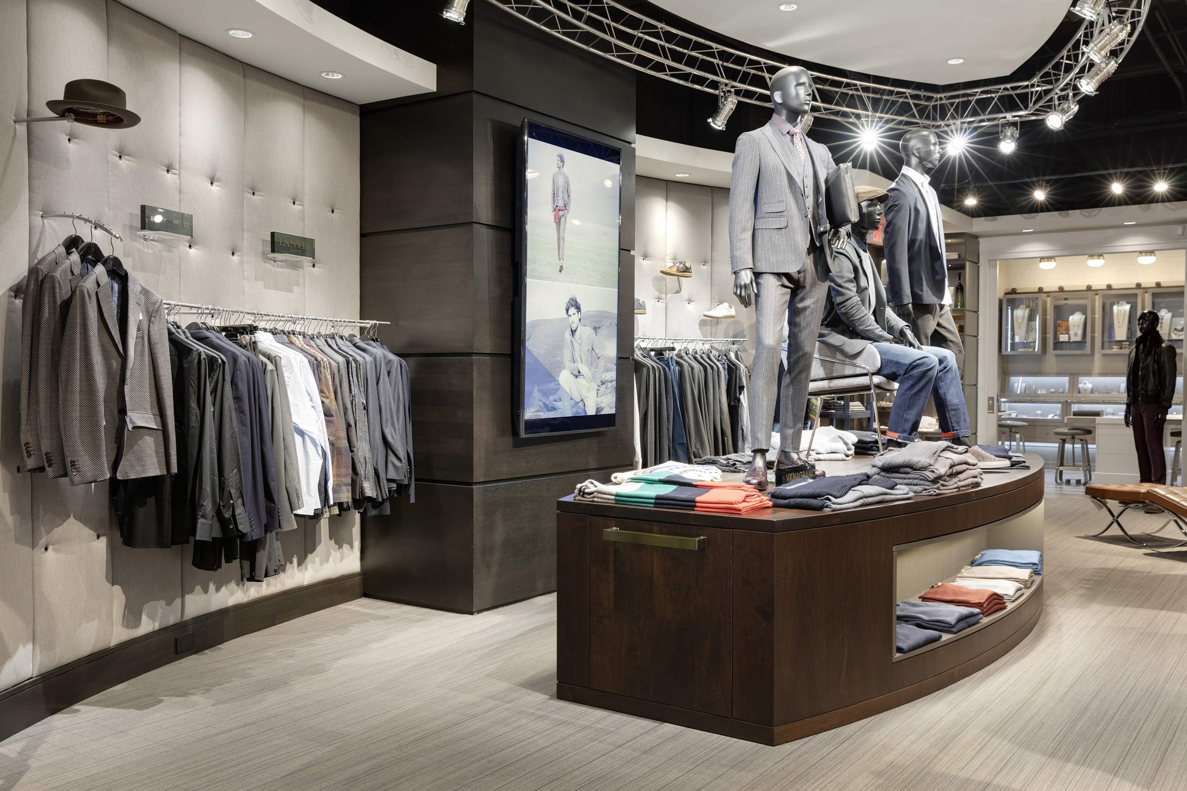 Ralph Gets a Renovation  Clothing store interior, Store design
