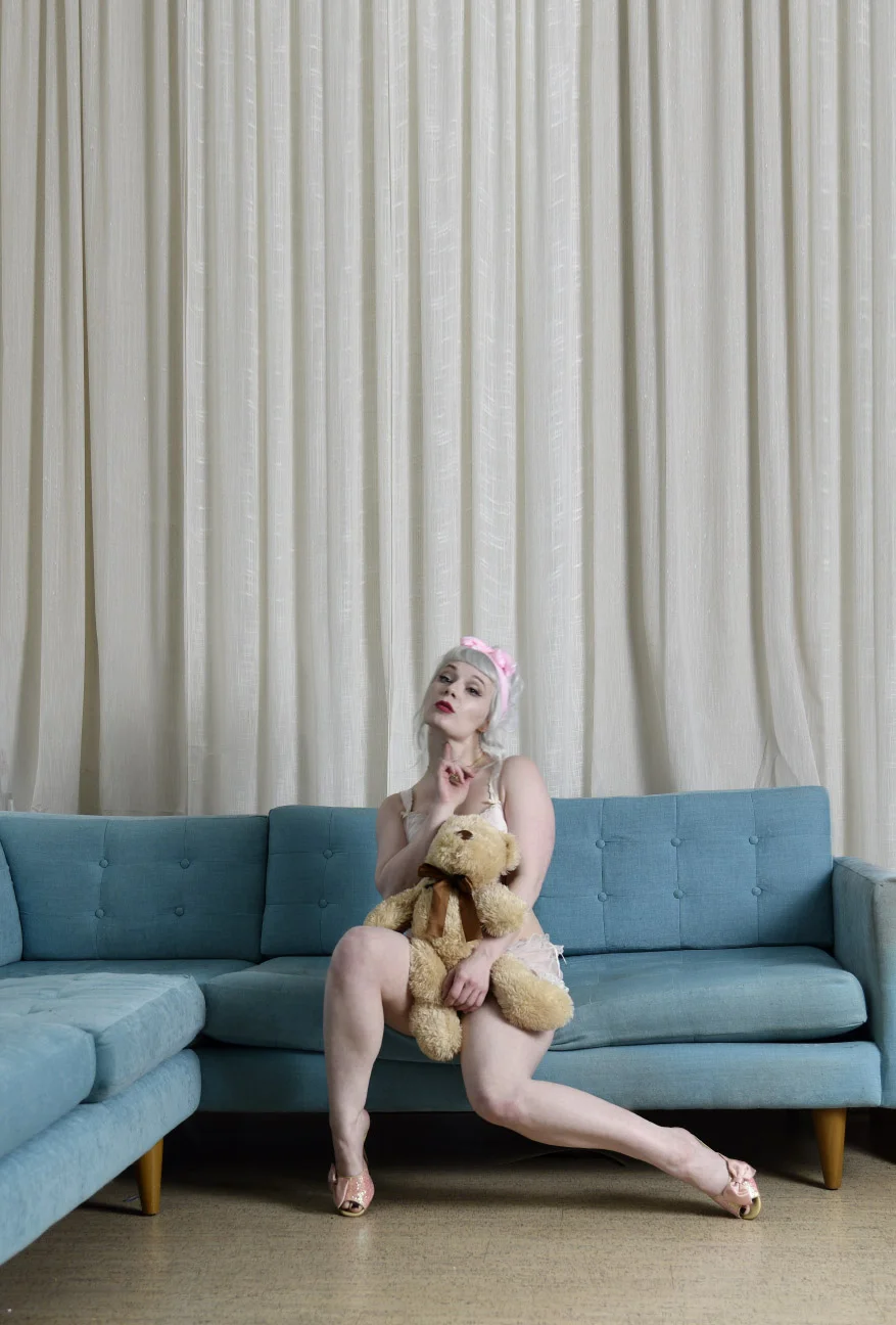 sofa_miss_4.jpg