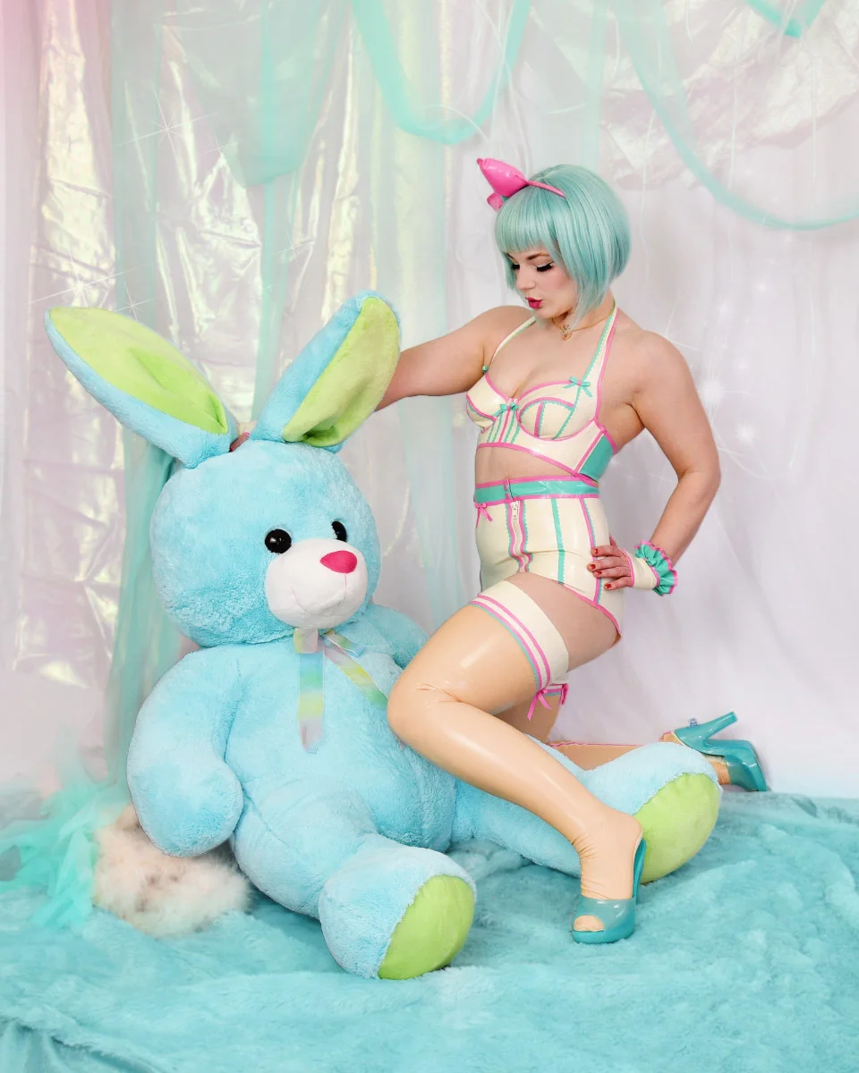 bunny_latex1b.jpg