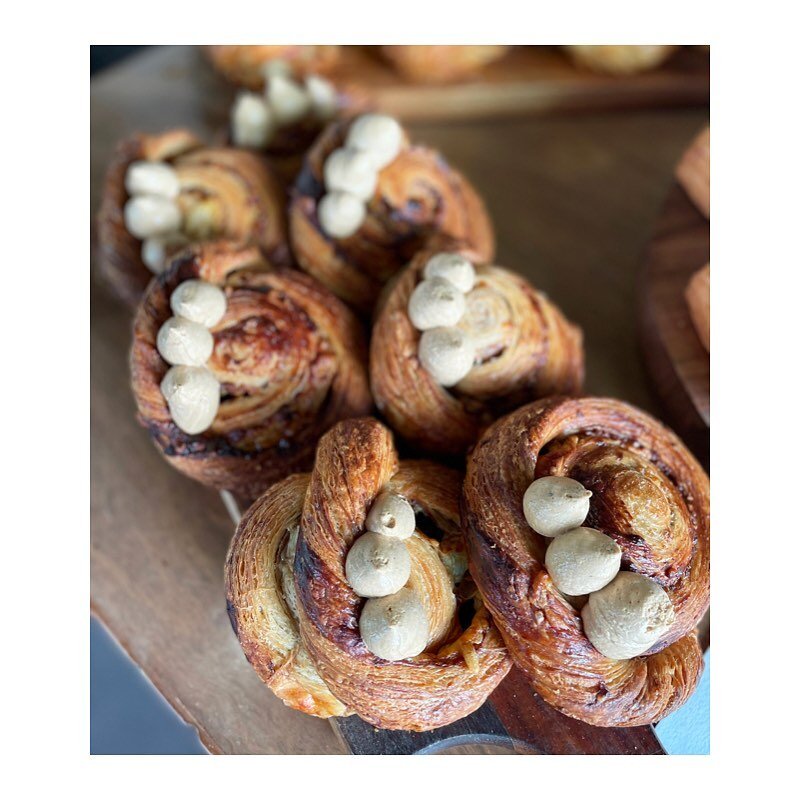 Dreaming about these... lucky @harvestnewrybar only do them on the weekend! They really are that good @_diego_pinero_ @kylielball @oomitespread @magdalena_roze