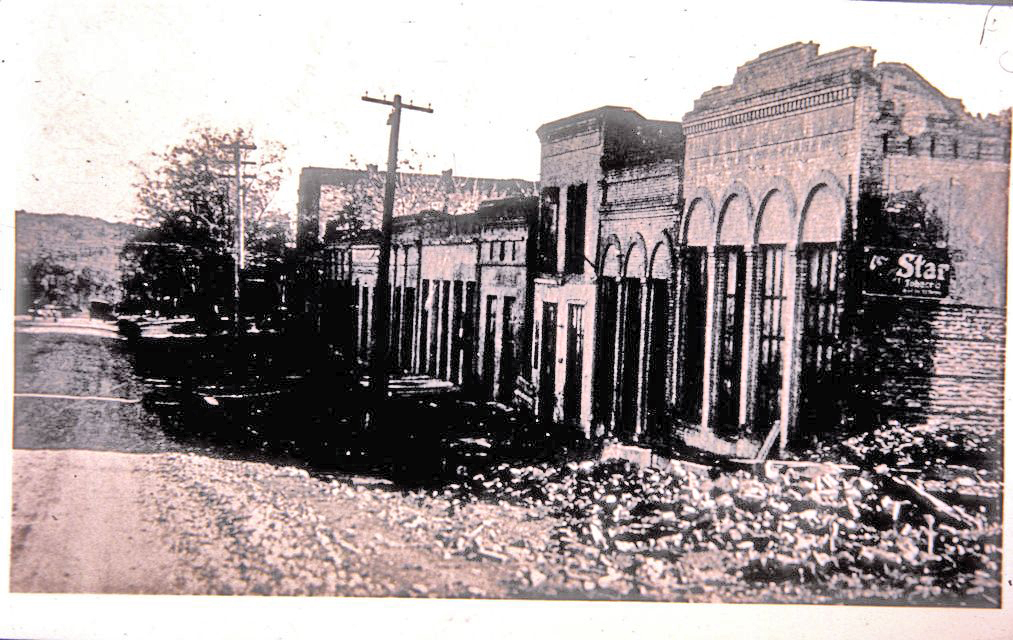 The ruins in Shasta in the 1920's: Voluntine's place was the last building on the right, which is no longer standing.