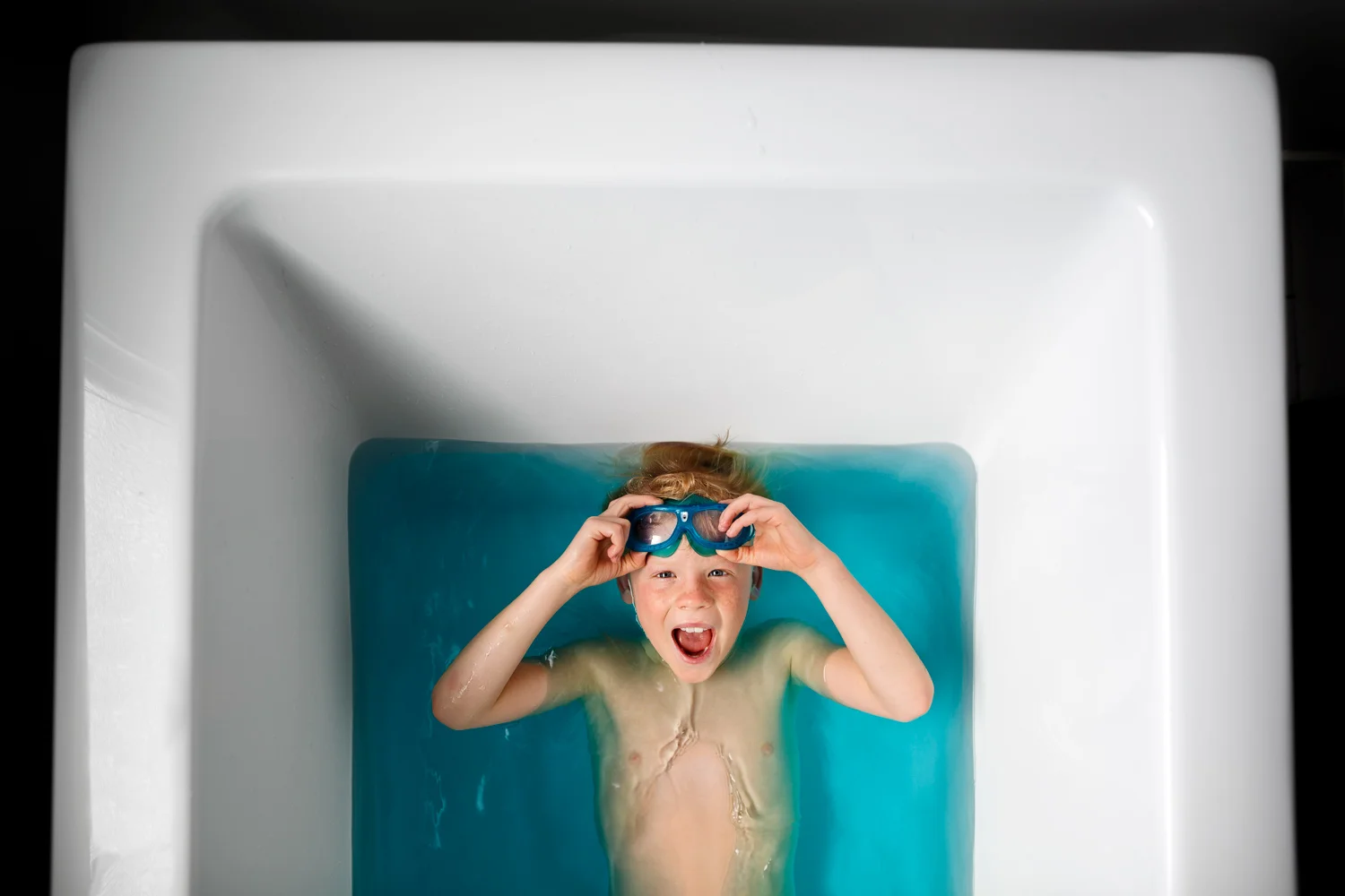 ArdelleNeubert_Water_Goggles_Blue_Child.jpg