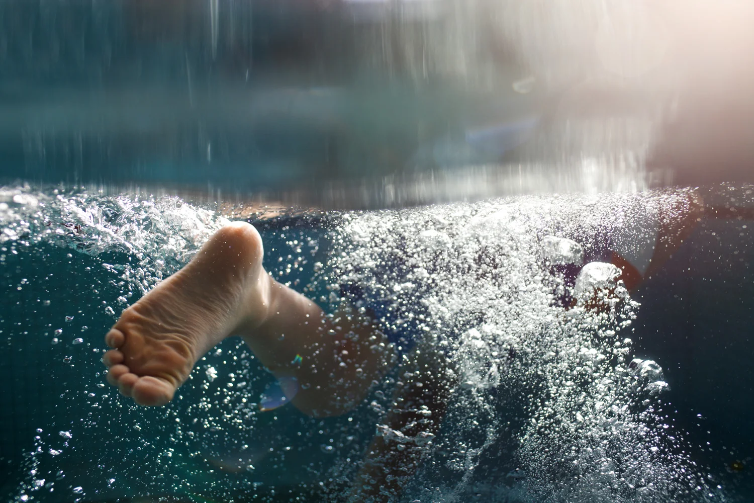 ArdelleNeubert_UnderwaterPhotography_Colours_Bubbles_Swimming_Pool_Foot.jpg