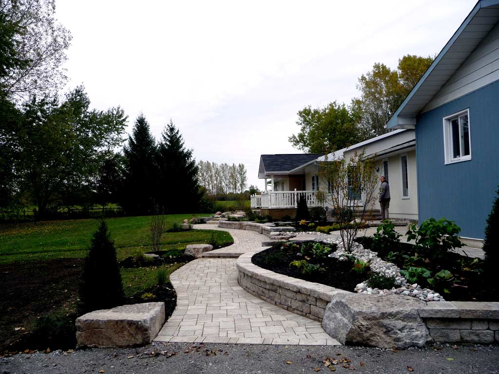 Wel-done-Landscaping-007.jpg
