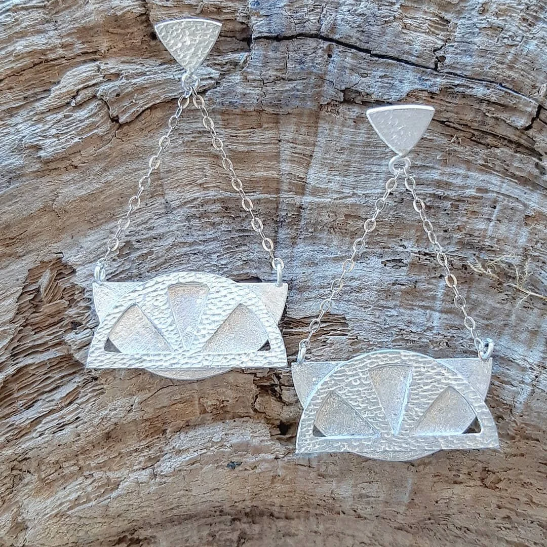 Citrus chandeliers, available soon in our online store. You still have a few days left to enter our draw for a custom piece. Sign up, link in bio ☝️ 

#laineyraegoldsmith #jewellery #jewelry #jotd #jewelryoftheday #instajewelry #jewelrydesigner #inst